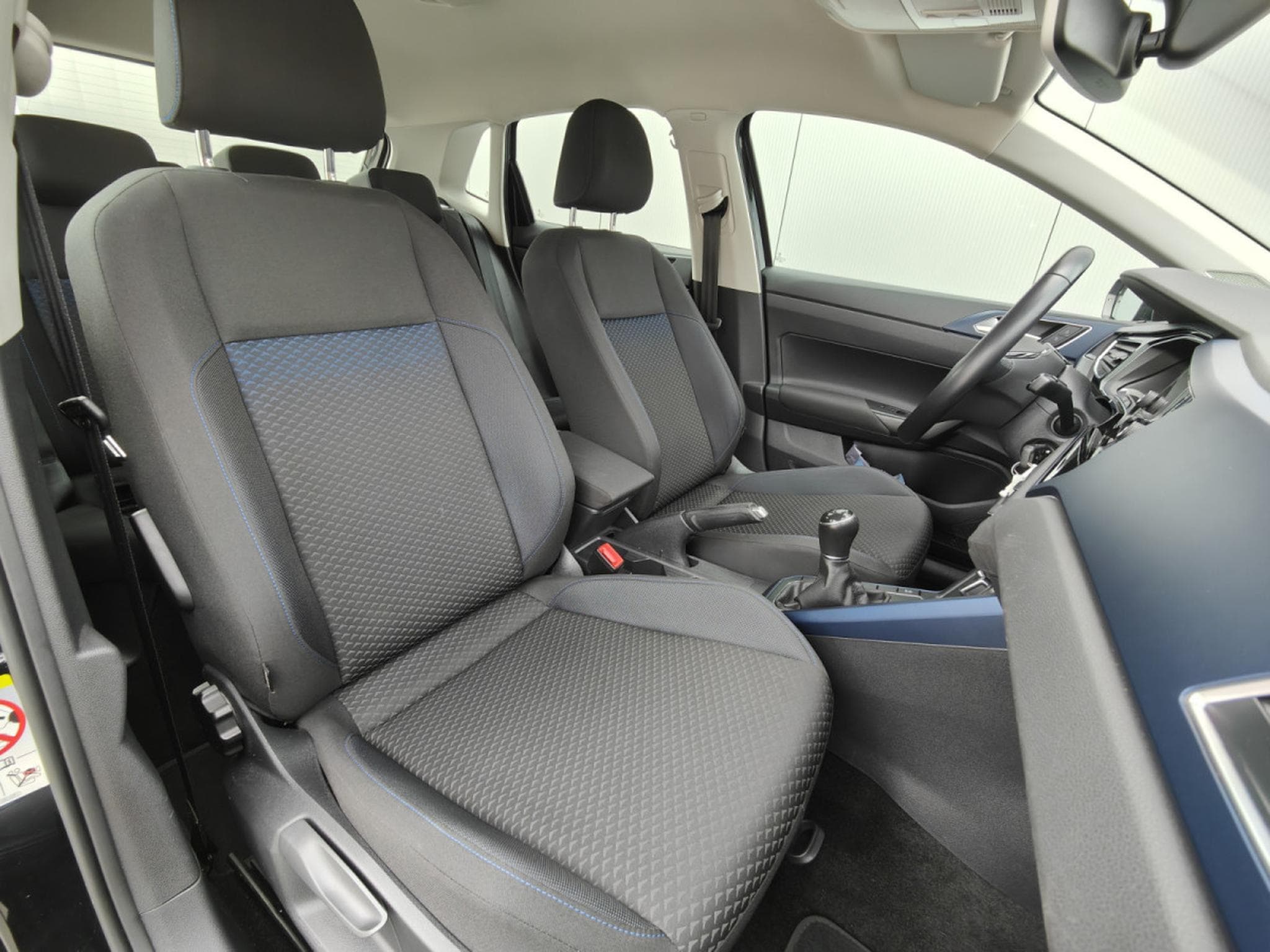 VW Polo 1.0 TSI UNITED CARPLAY CLIM RADAR AV/ARR (2021) - Foto 7
