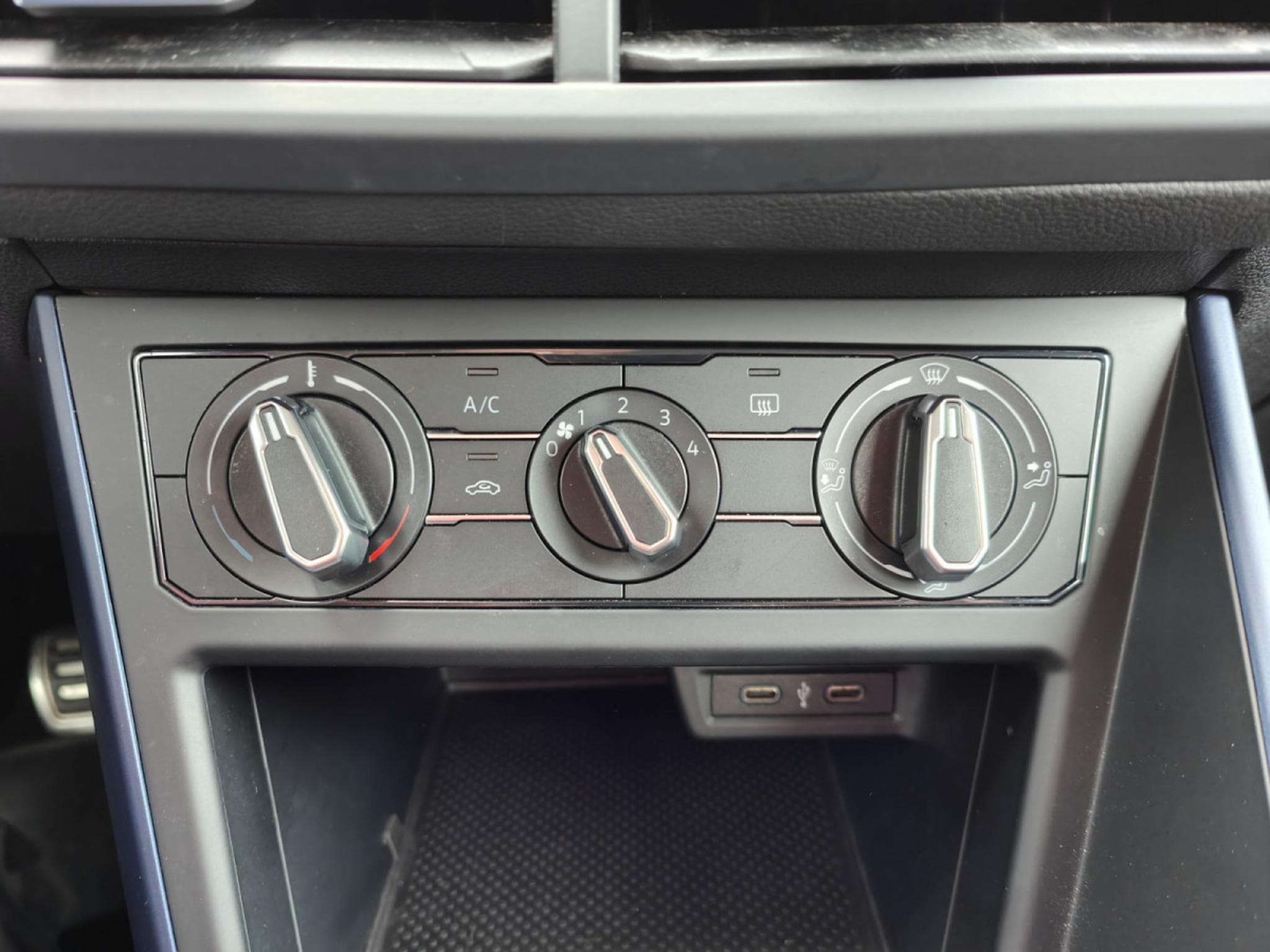 VW Polo 1.0 TSI UNITED CARPLAY CLIM RADAR AV/ARR (2021) - Foto 15