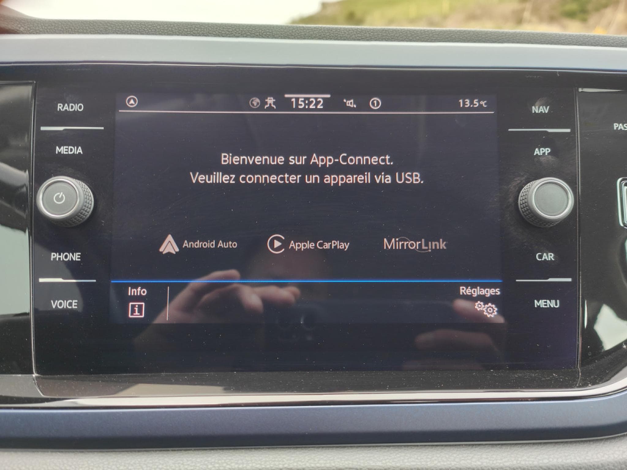 VW Polo 1.0 TSI UNITED CARPLAY CLIM RADAR AV/ARR (2021) - Foto 17
