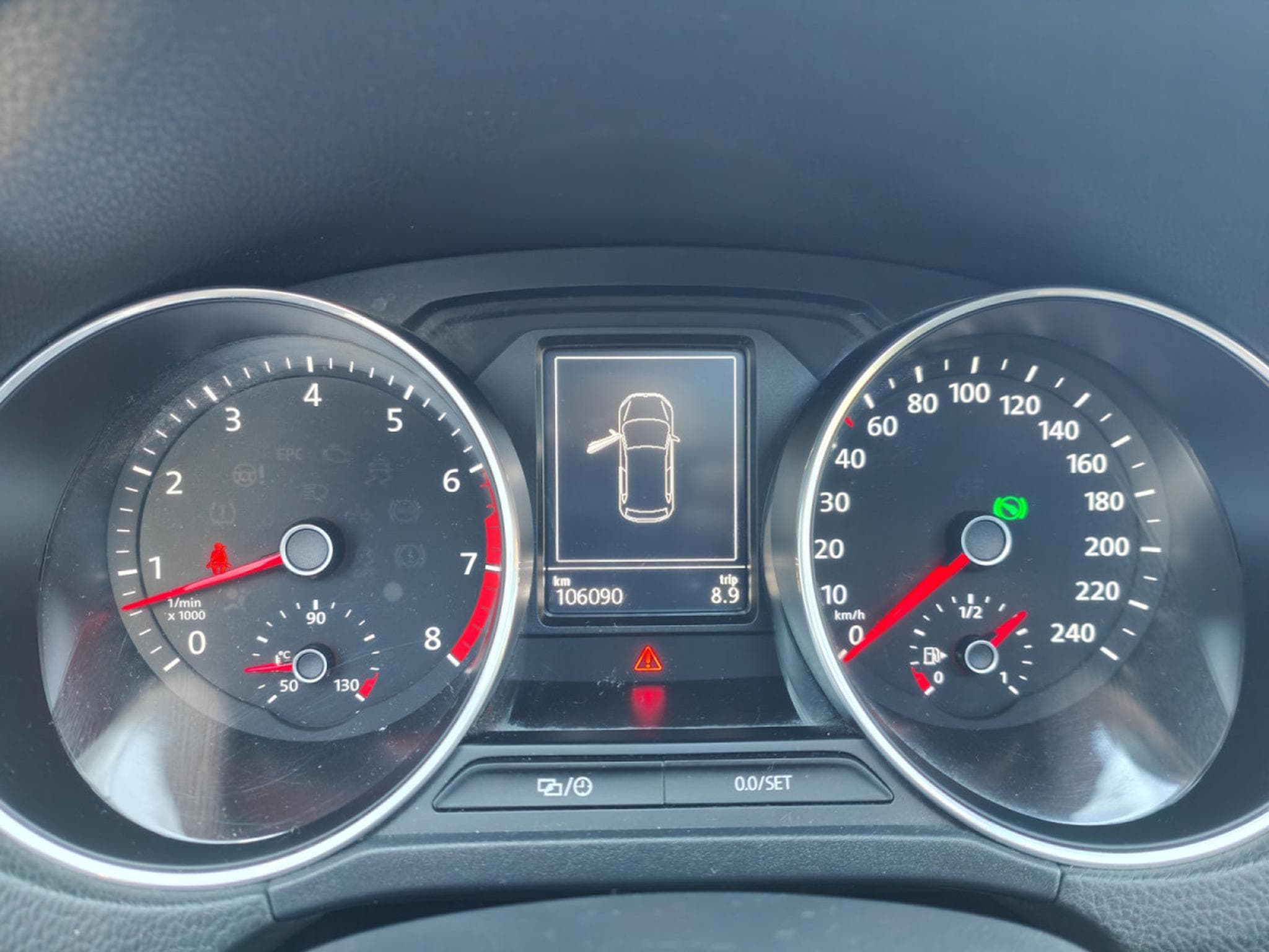 VW Polo 1.2 TSI DSG TOIT OUVRANT BLUETOOTH GPS RADAR AV/ARR CLIM AUT (2015) - Foto 14