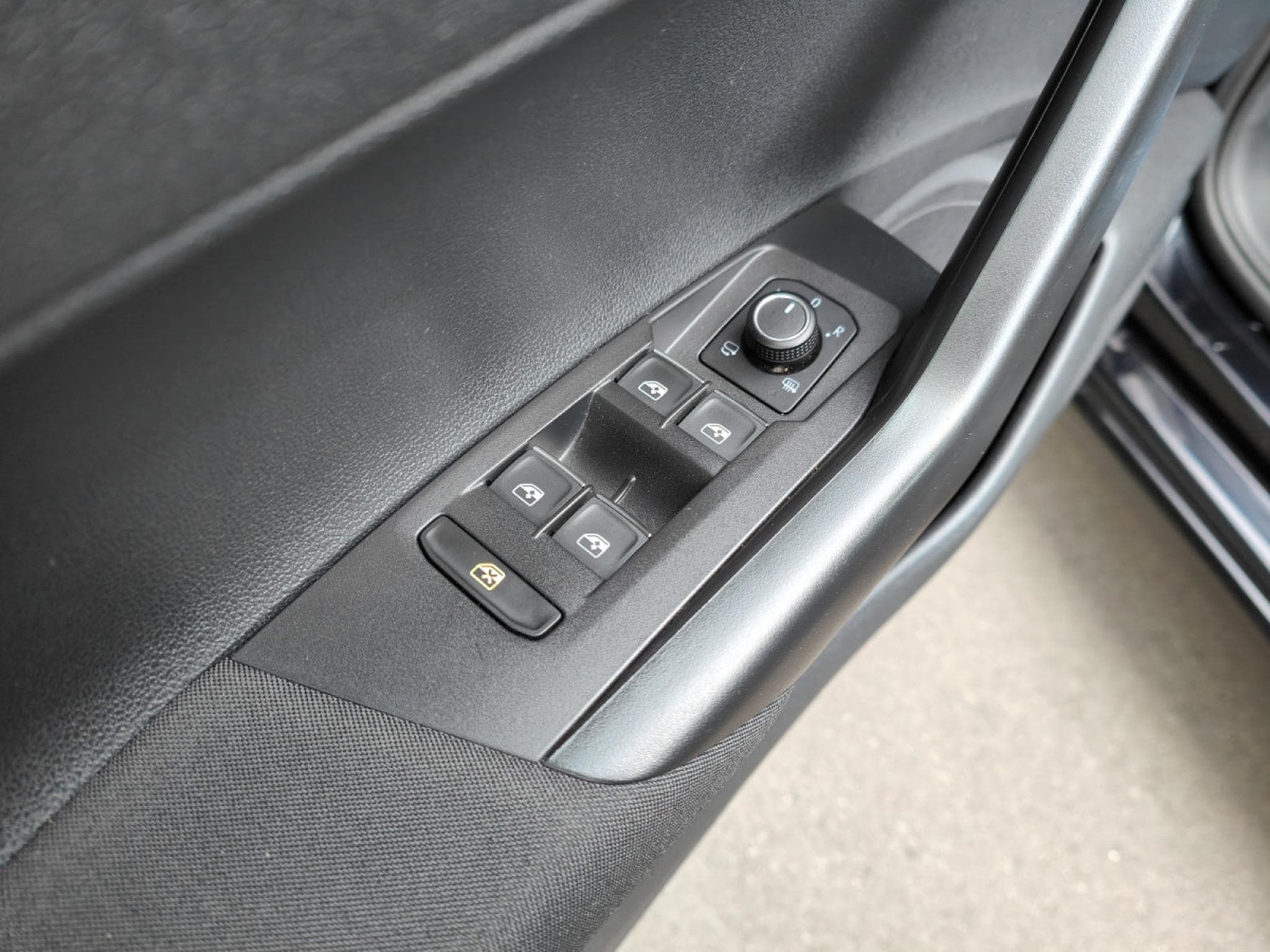 VW Polo 1.6 TDI CARPLAY BLUETOOTH CAMERA CAPTEUR AV/ARR (2020) - Foto 12