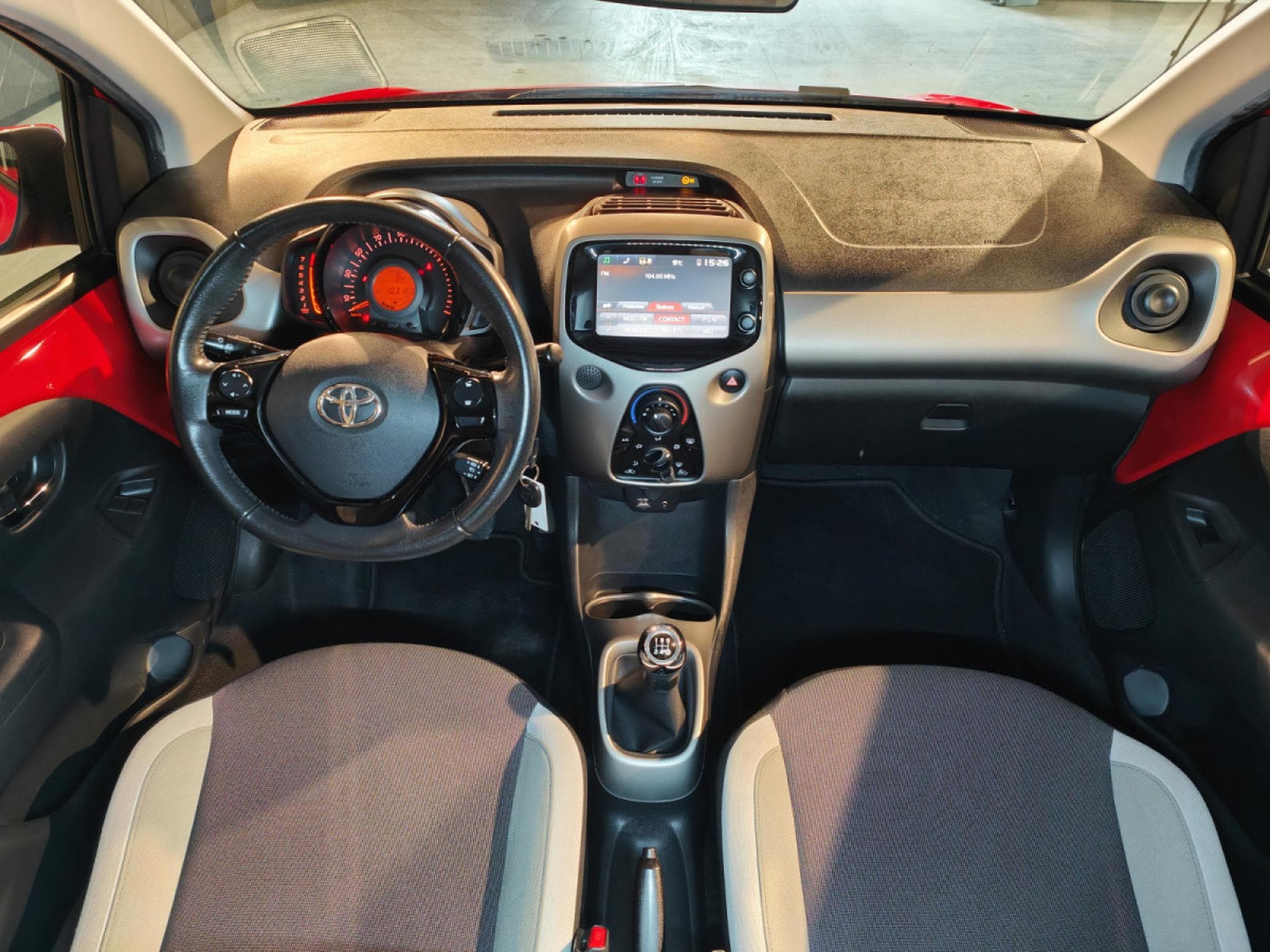 Toyota Aygo 1.0 VVT-i CLIMATISATION BLUETOOTH CAMERA (2018) - Foto 11