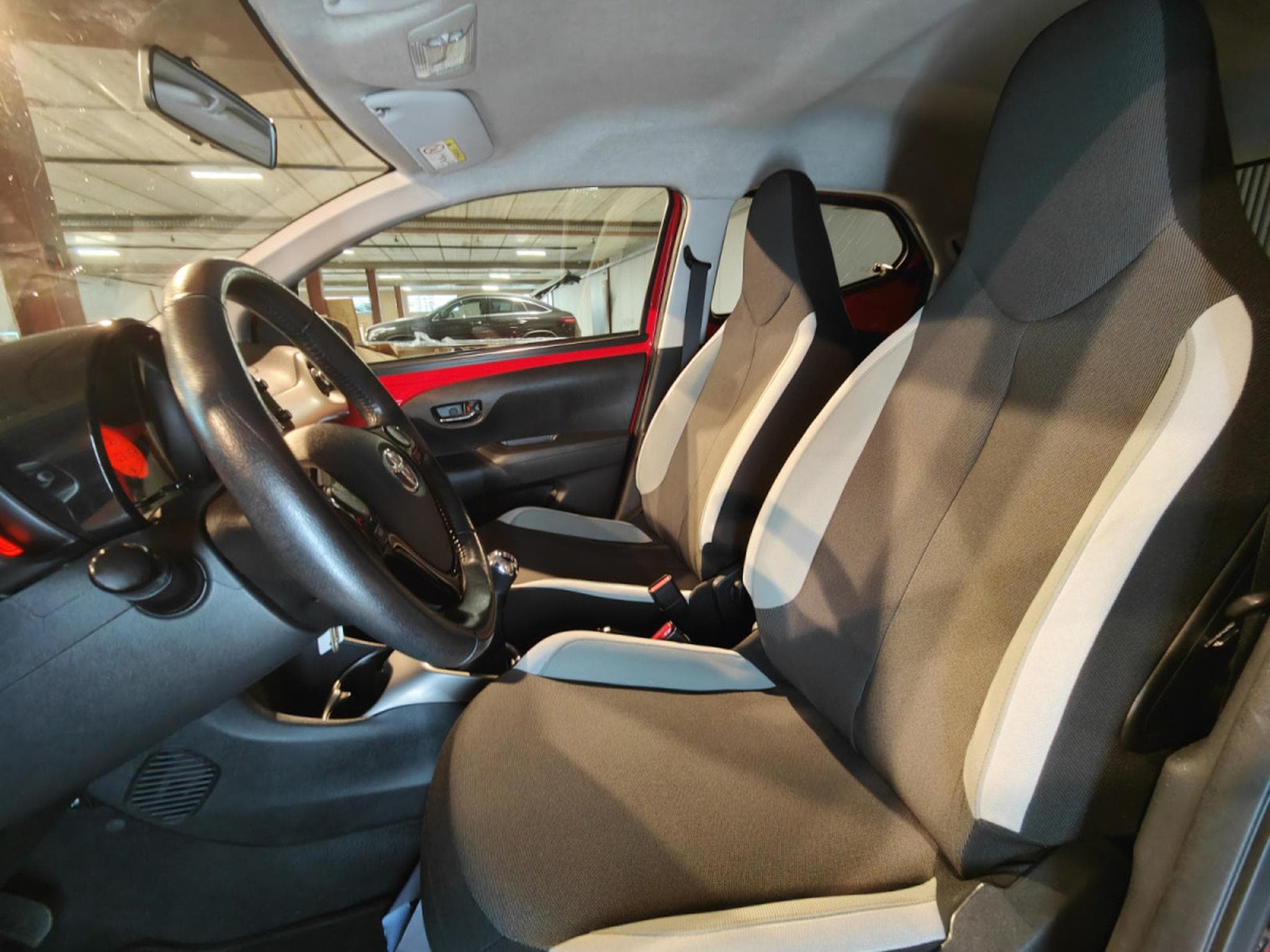 Toyota Aygo 1.0 VVT-i CLIMATISATION BLUETOOTH CAMERA (2018) - Foto 12