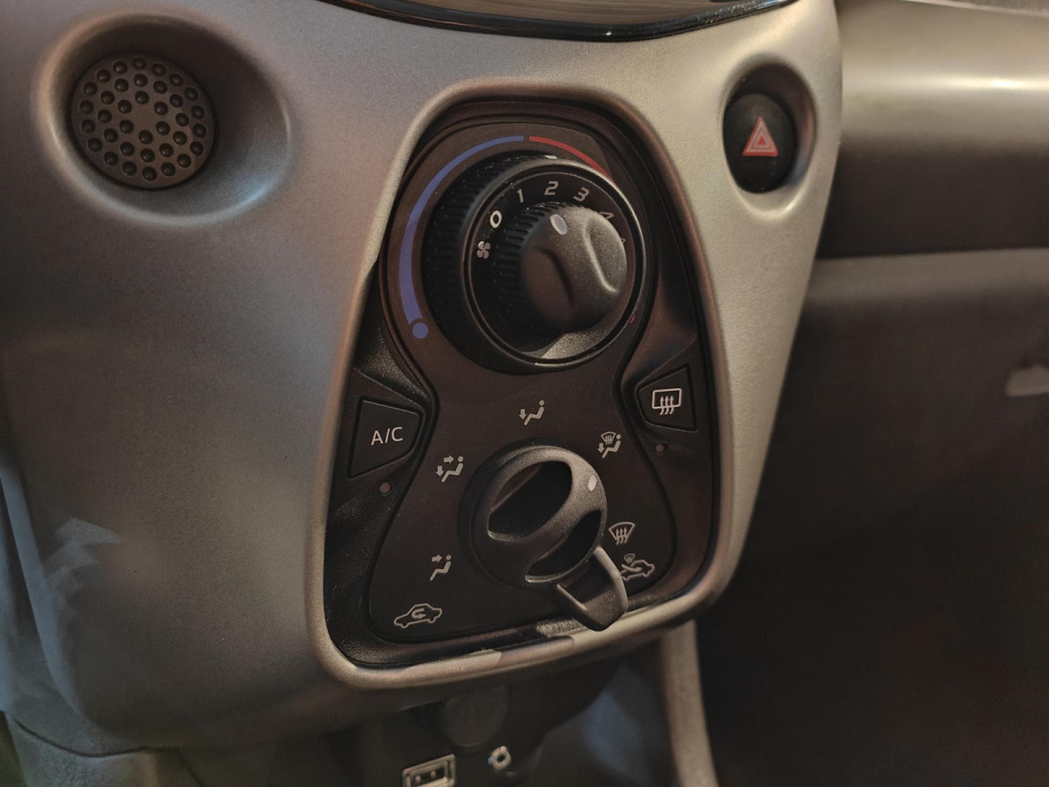 Toyota Aygo 1.0 VVT-i CLIMATISATION BLUETOOTH CAMERA (2018) - Foto 14