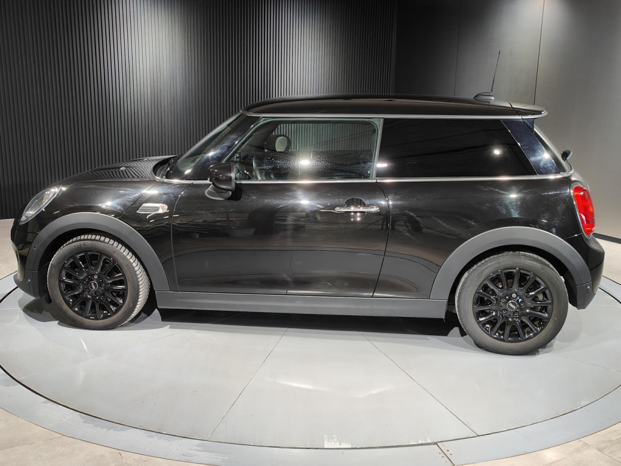 Mini Cooper 1.5i CLIMATISATION BLUETOOTH RADAR AV/ARR (2020) - Foto 5