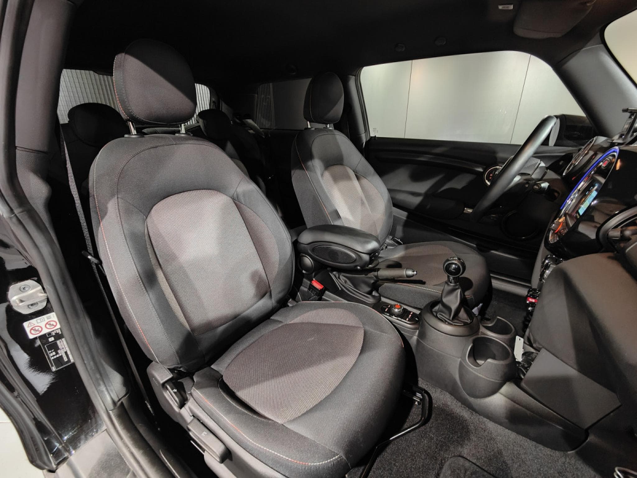 Mini Cooper 1.5i CLIMATISATION BLUETOOTH RADAR AV/ARR (2020) - Foto 7