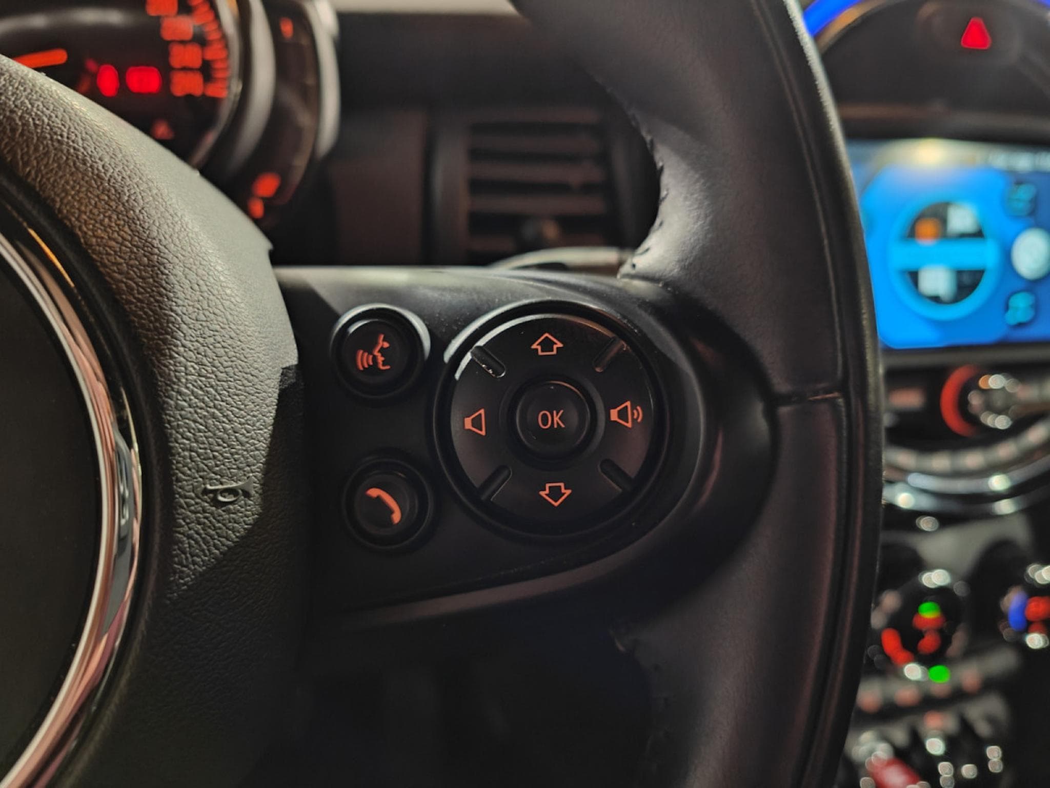 Mini Cooper 1.5i CLIMATISATION BLUETOOTH RADAR AV/ARR (2020) - Foto 17