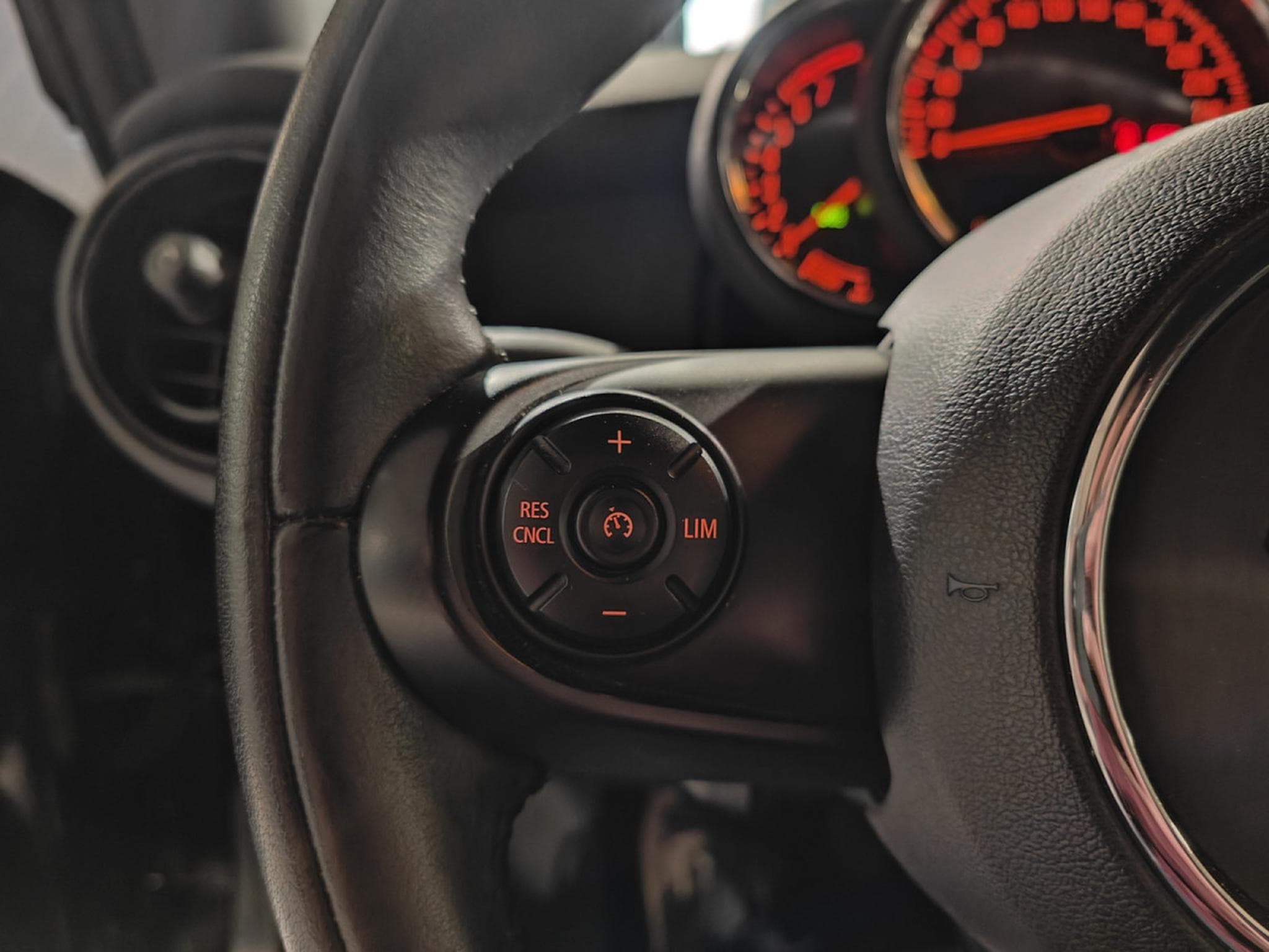 Mini Cooper 1.5i CLIMATISATION BLUETOOTH RADAR AV/ARR (2020) - Foto 19