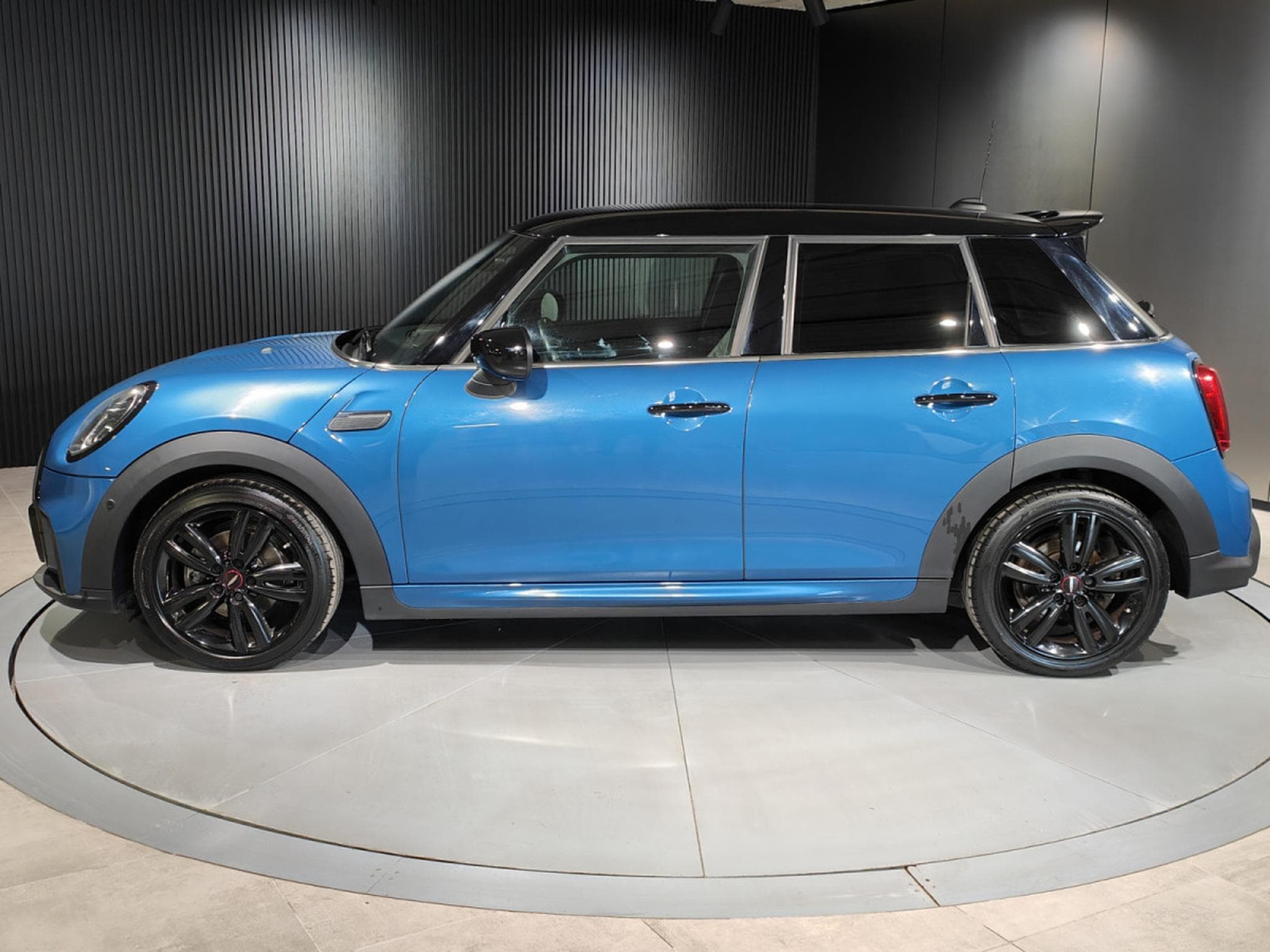 Mini Cooper 1.5 JOHN COOPER WORKS CARPLAY GPS BLUETOOTH LED (2021) - Foto 5
