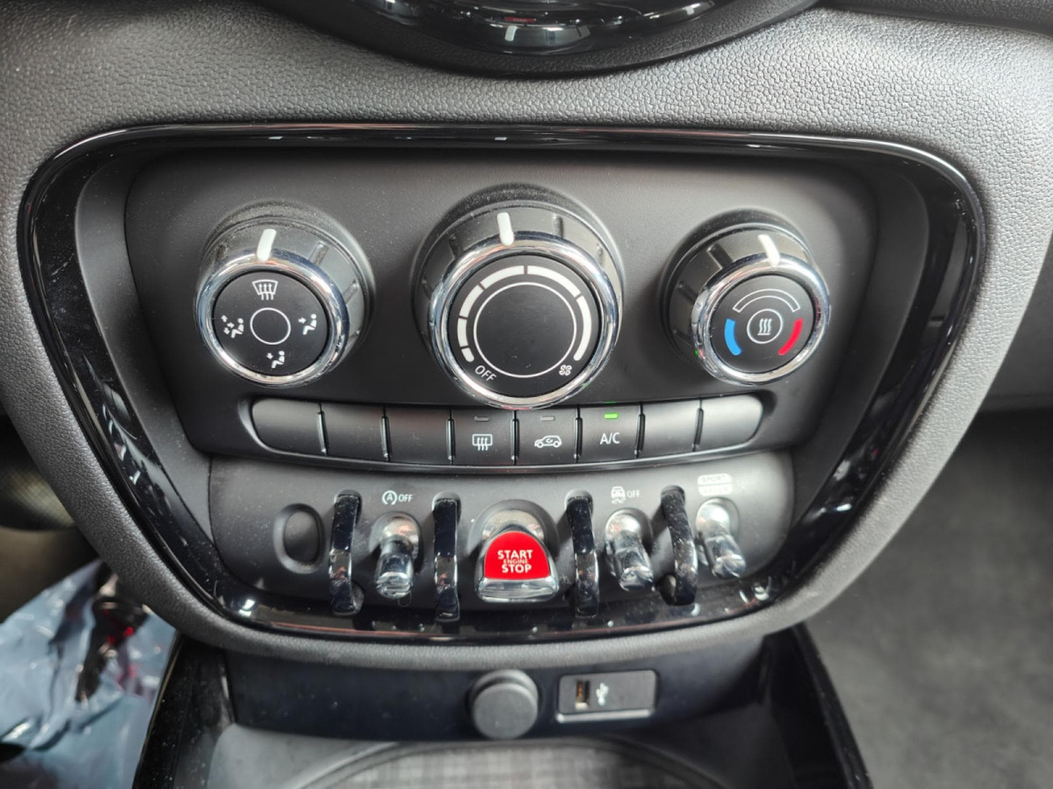 Mini Clubman One D 1.5dA CARPLAY GPS BLUETOOTH CLIM PHARES LED (2022) - Foto 15