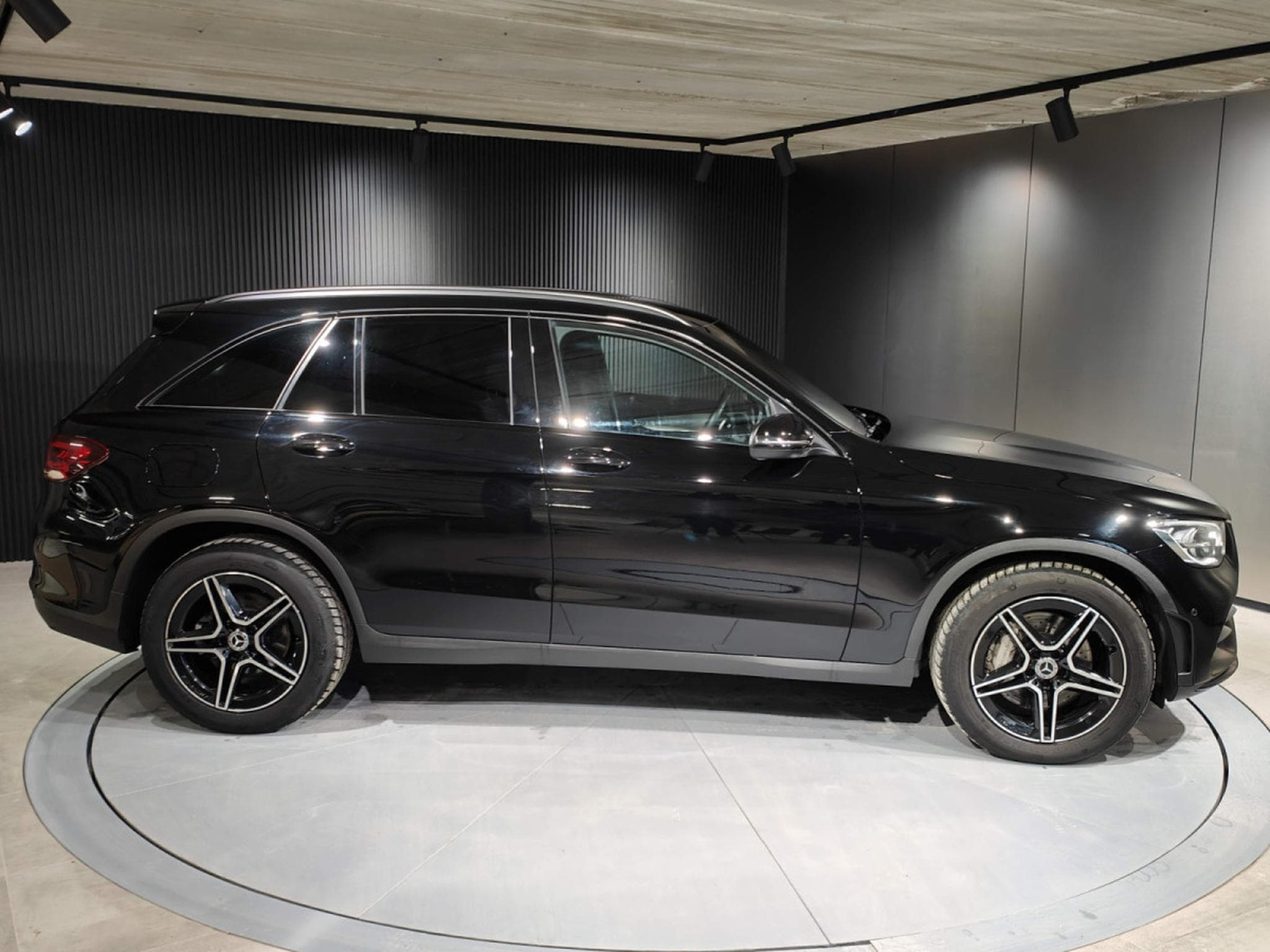 Mercedes GLC 200 200dA 4MATIC PACK AMG GPS CAMERA CARPLAY (2020) - Foto 2