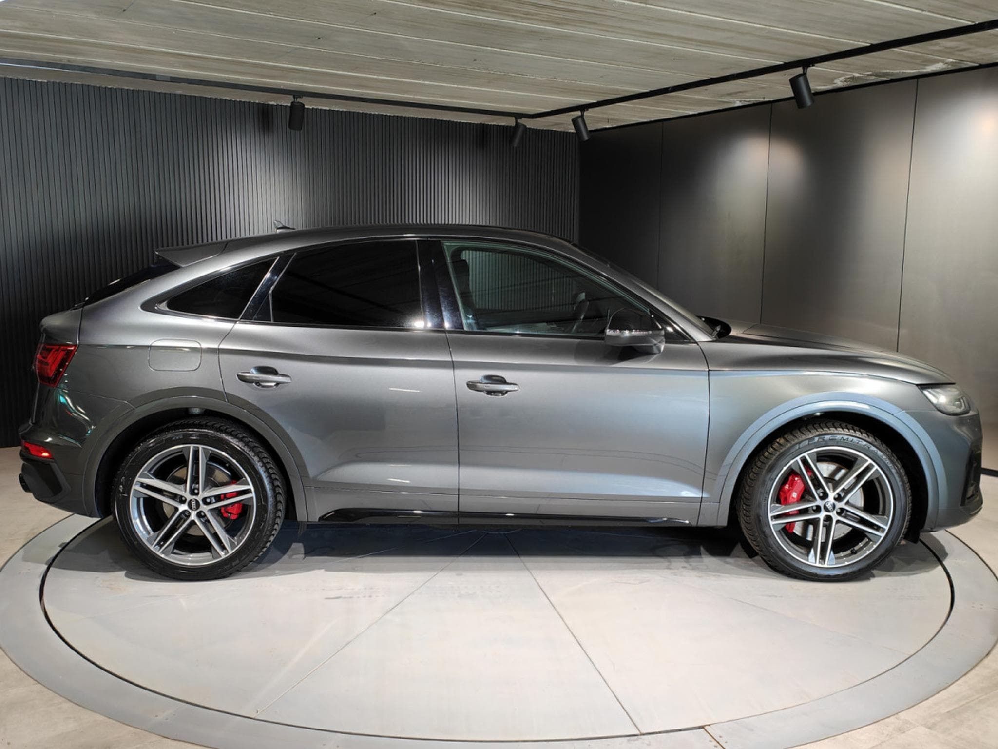 Audi SQ5 3.0 TDI V6 SPORTBACK CARPLAY TOIT OUV CAMERA SIEGES ELEC CHA (2023) - Foto 2