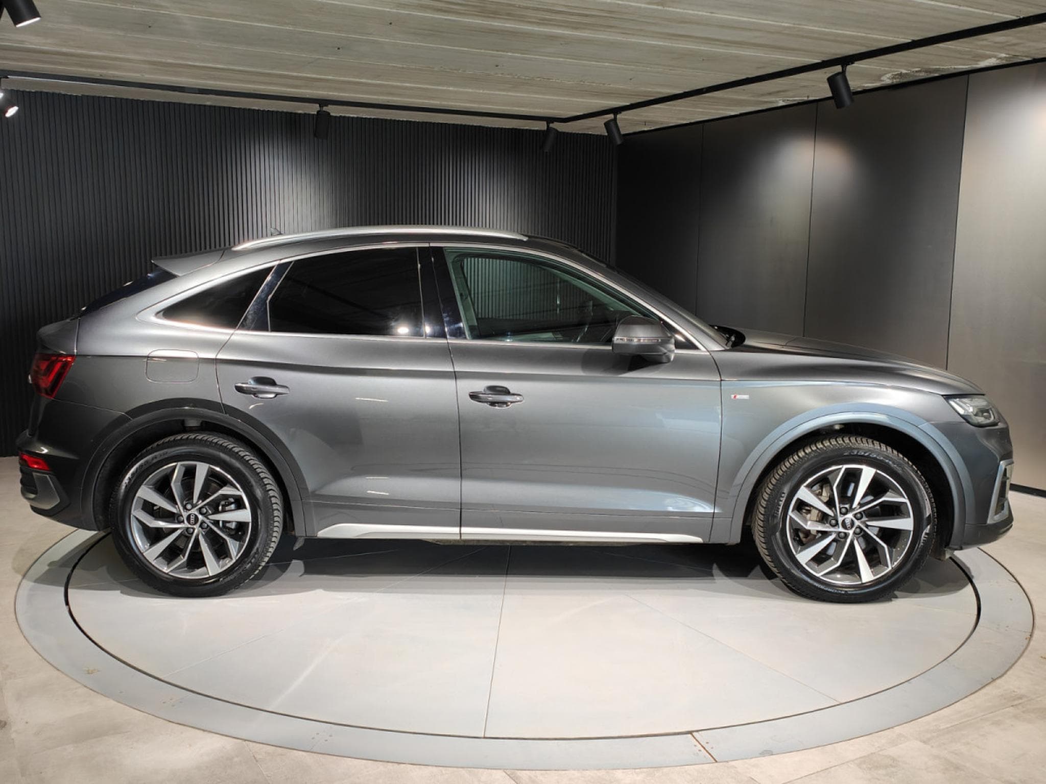 Audi Q5 Q5 SPORTBACK 35 TDI S-TRONIC S-LINE CARPLAY CUIR GPS BLUETOO (2021) - Foto 2