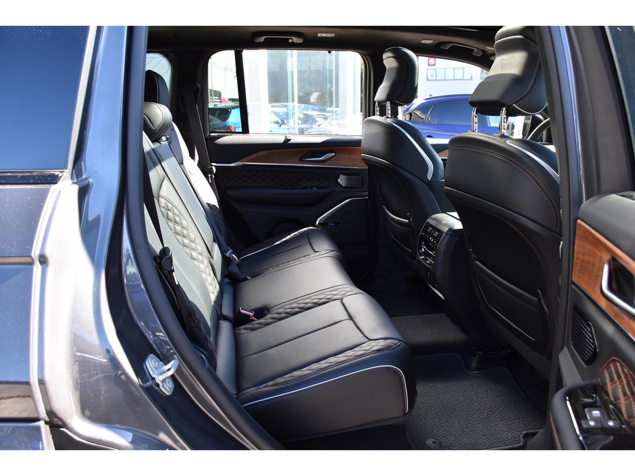 Jeep Cherokee 2.0 4xe PHEV AWD Summit Reserve PANO SG MASS FULL (2024) - Foto 8