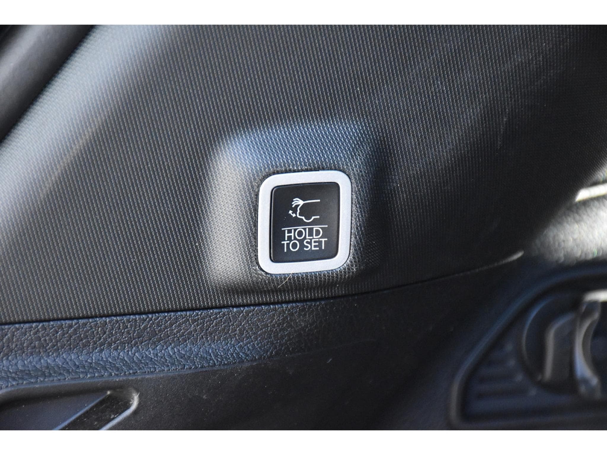 Jeep Cherokee 2.0 4xe PHEV AWD Summit Reserve PANO SG MASS FULL (2024) - Foto 23