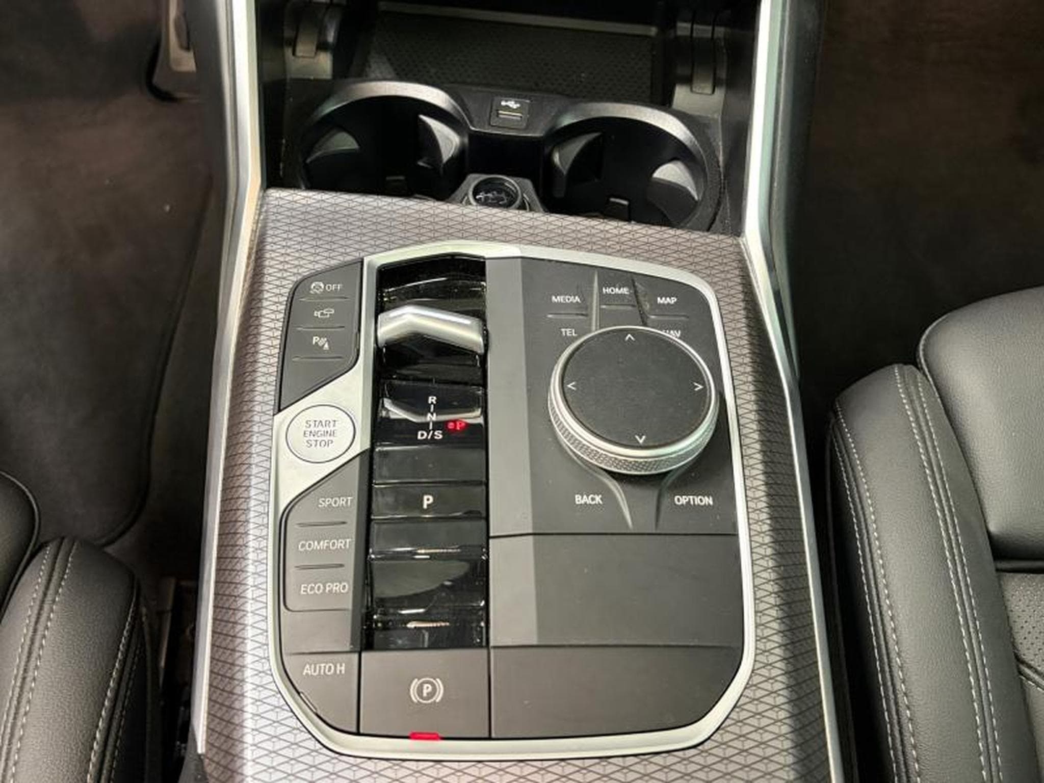 BMW 318 318d Touring Pack M Sport (2025) - Photo 5