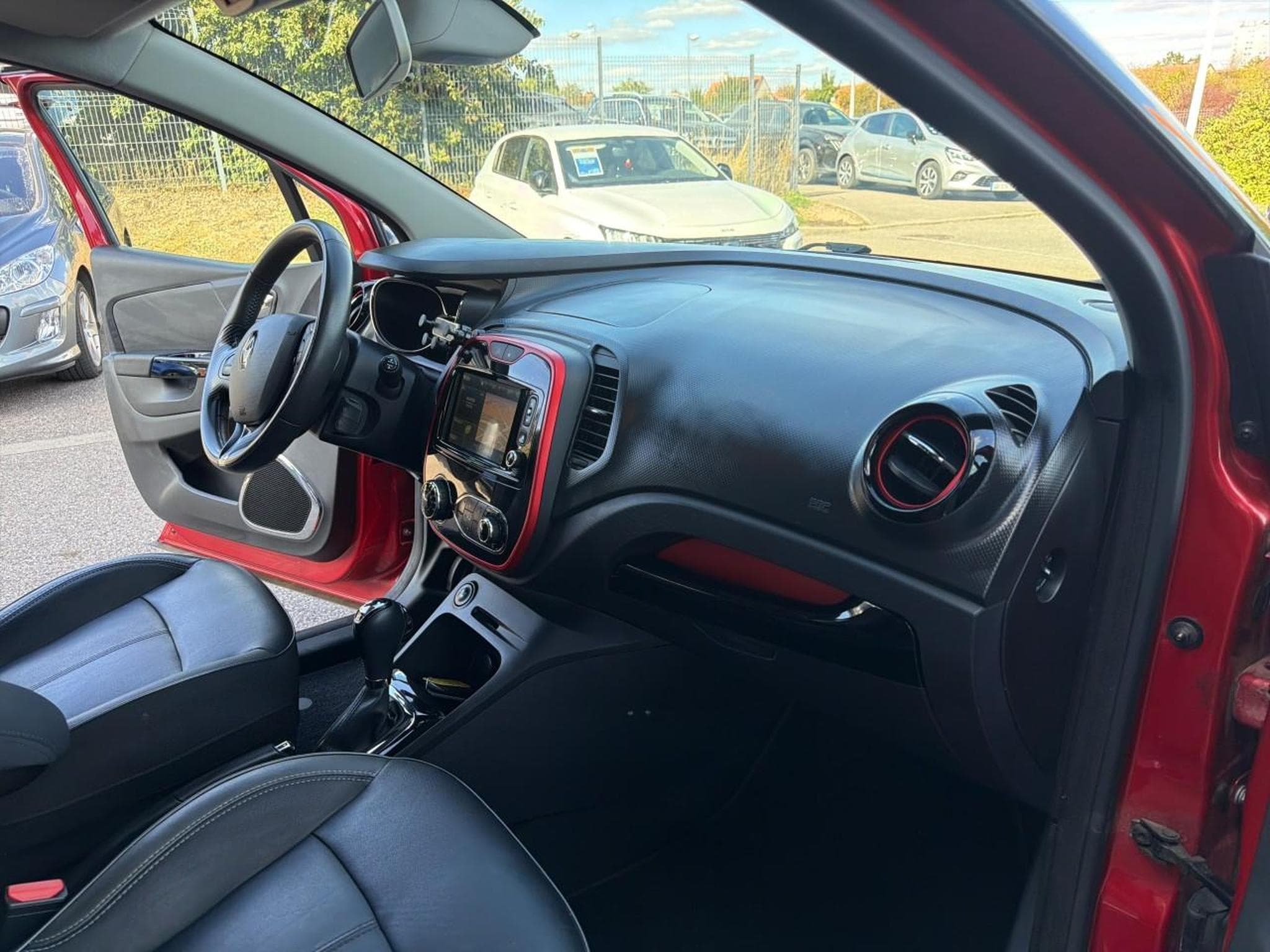 Renault CAPTUR 1.5 DCI 90 INTENS EDC ECO² (2015) - Photo 26