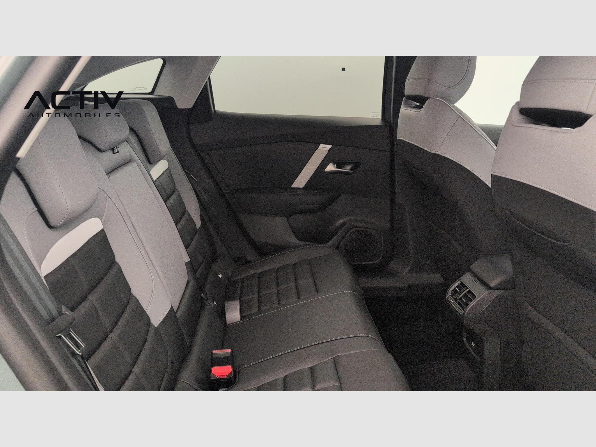 Citroën C4 PureTech 130 EAT8 Max (2025) - Photo 21