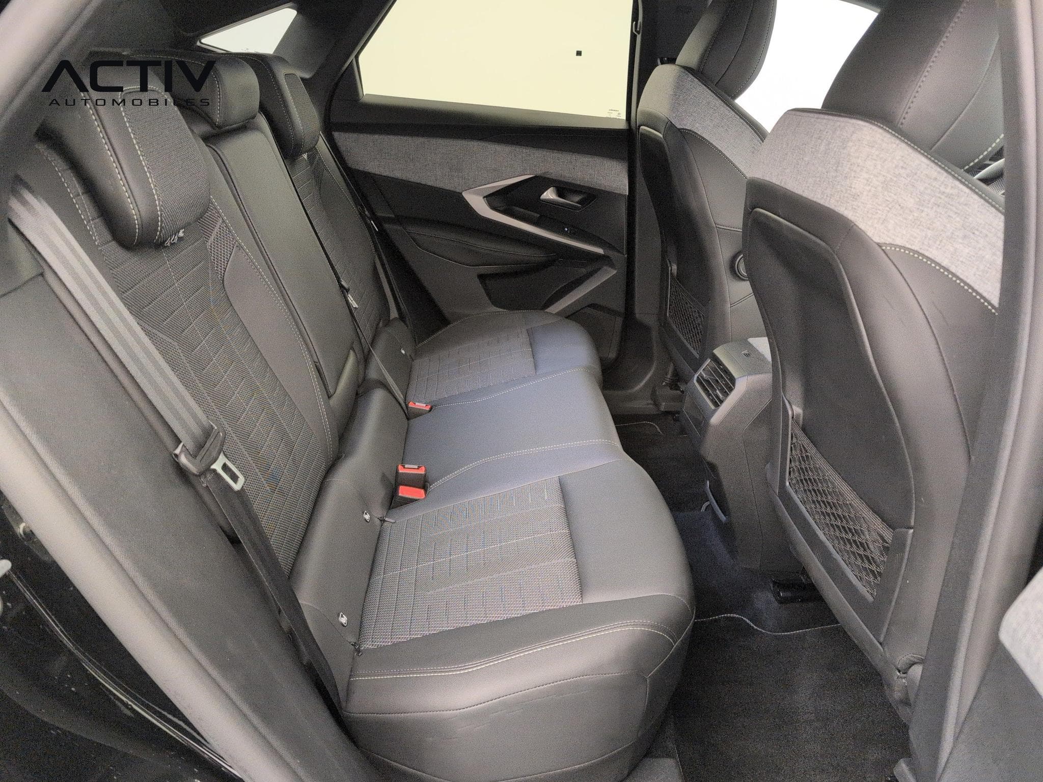 Peugeot 3008 Hybrid 145 e-DCS6 GT (2025) - Photo 10