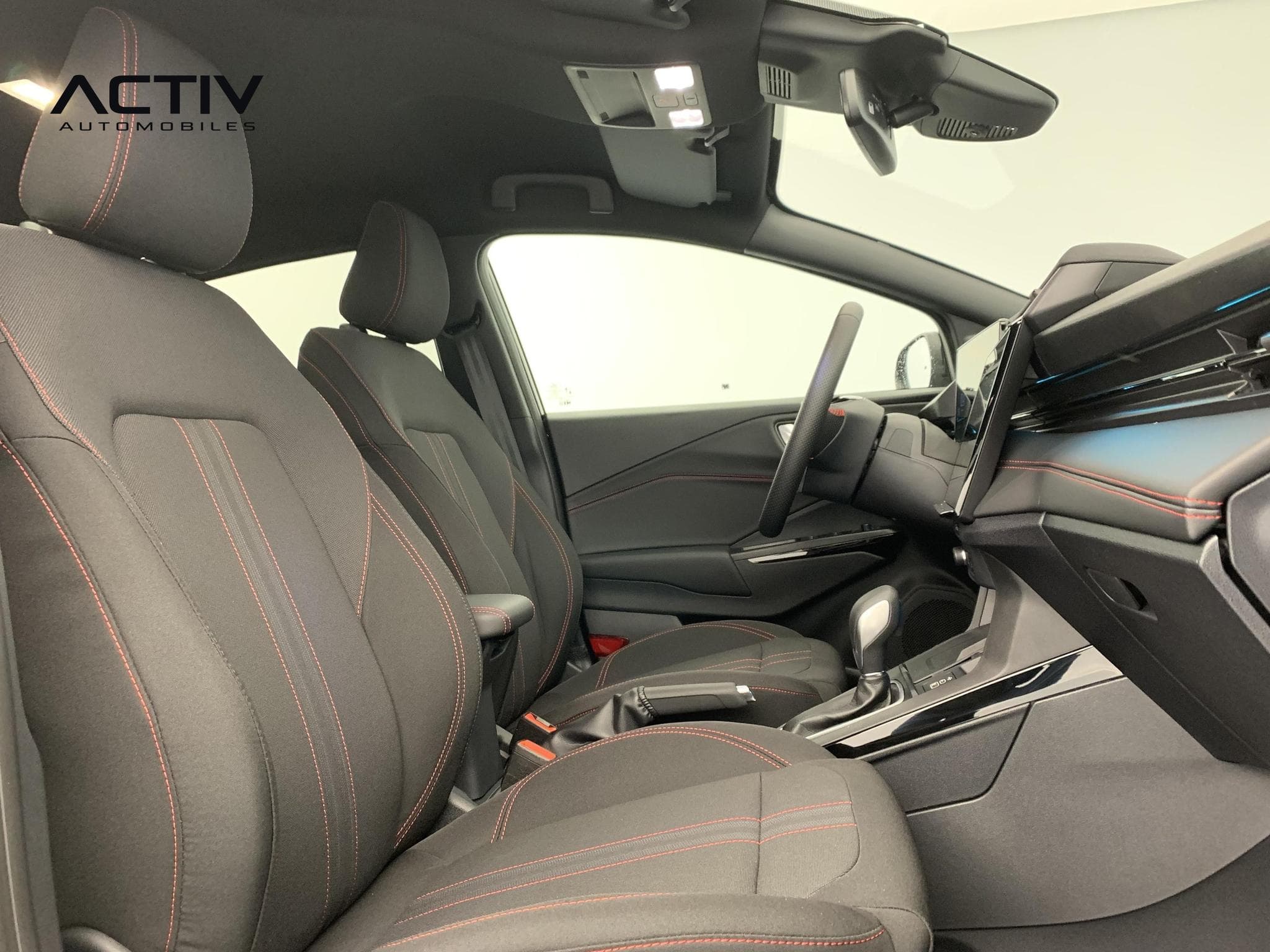 Ford PUMA 1.0 EcoBoost 125 ch mHEV S&S Powershift ST-Line (2026) - Photo 9