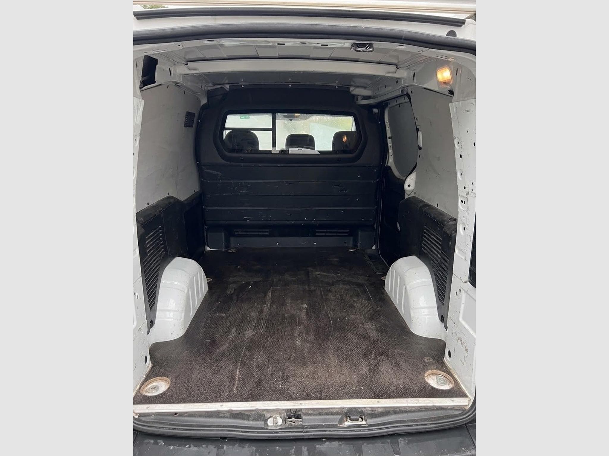 Peugeot Partner (2019) - Photo 7