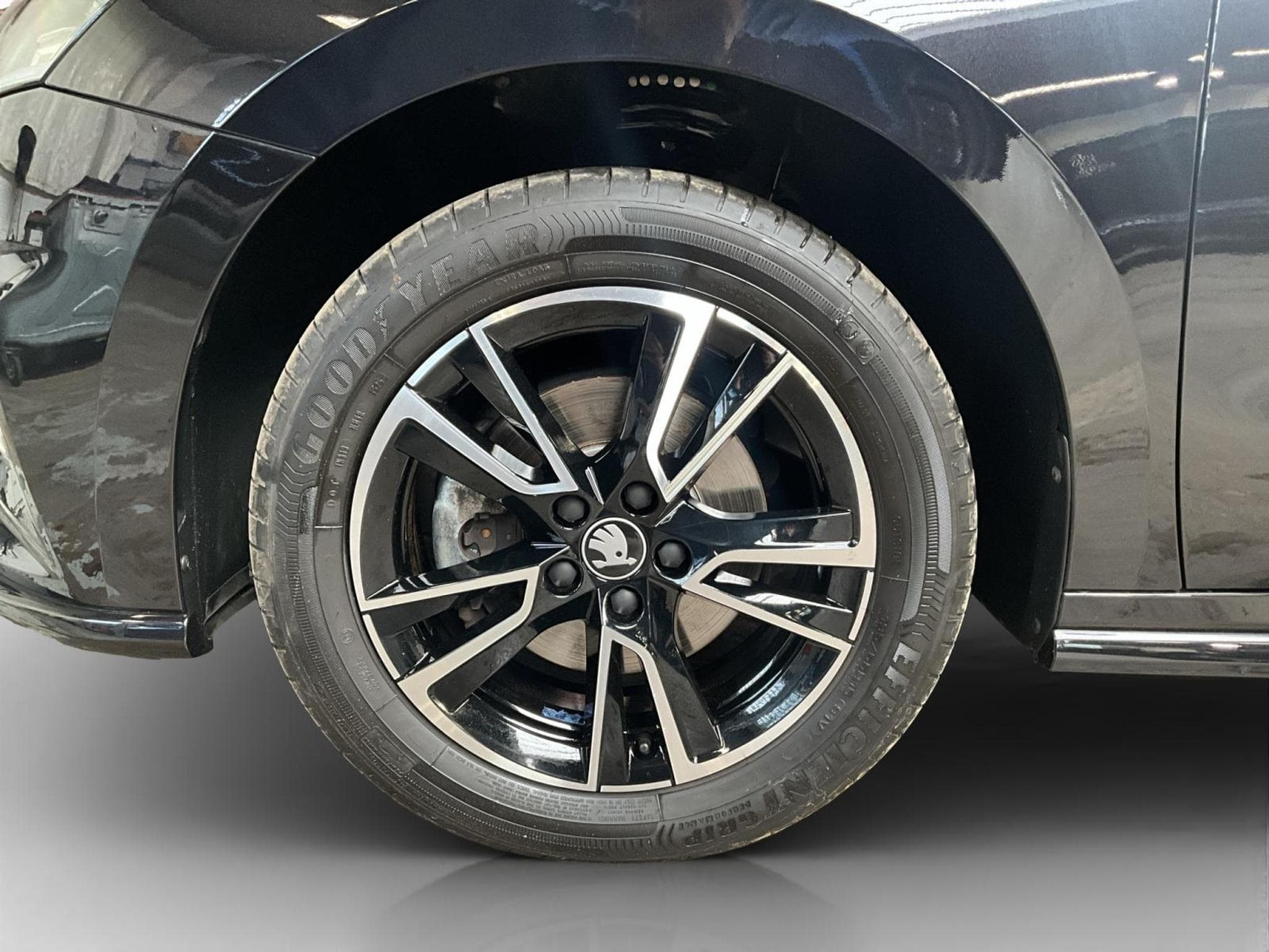 Skoda Fabia Monte-carlo+DSG+LED+NAVI+DAB (2025) - Foto 8