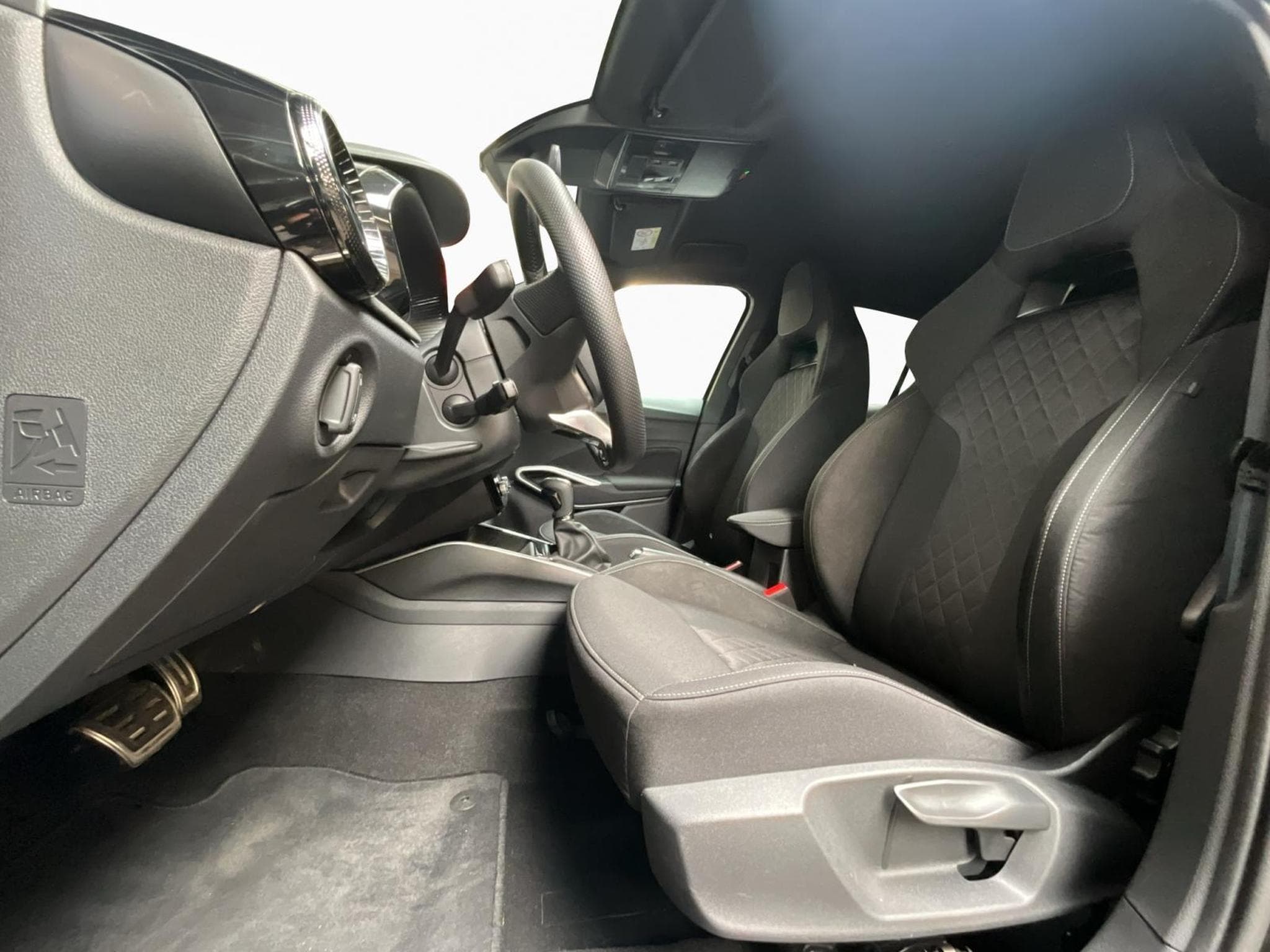Skoda Fabia Monte-carlo+DSG+LED+NAVI+DAB (2025) - Foto 10