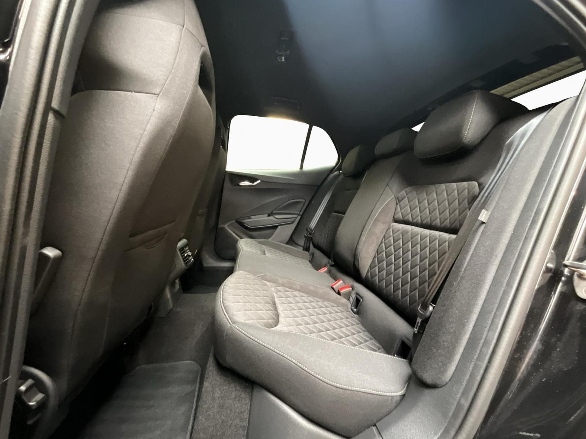 Skoda Fabia Monte-carlo+DSG+LED+NAVI+DAB (2025) - Foto 17