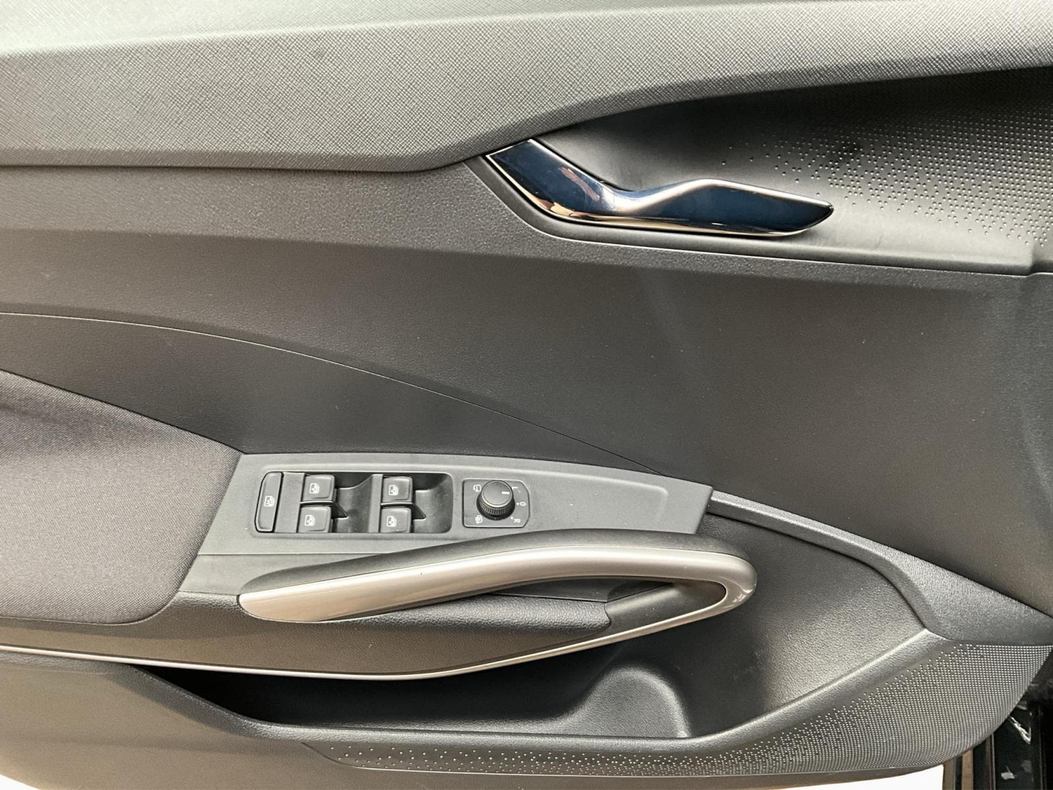 Skoda Fabia Monte-carlo+DSG+LED+NAVI+DAB (2025) - Foto 16