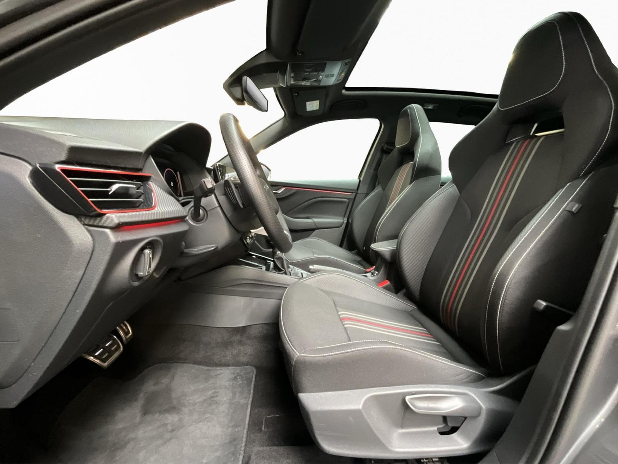 Skoda Kamiq Monte-Carlo+DSG+LED+NAVI+PANO+DAB (2025) - Foto 11