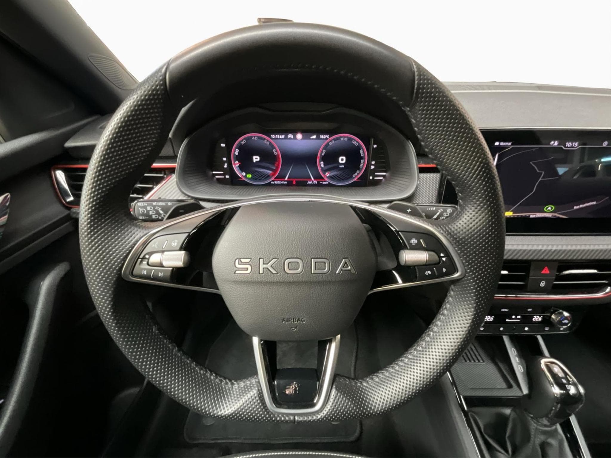 Skoda Kamiq Monte-Carlo+DSG+LED+NAVI+PANO+DAB (2025) - Foto 13