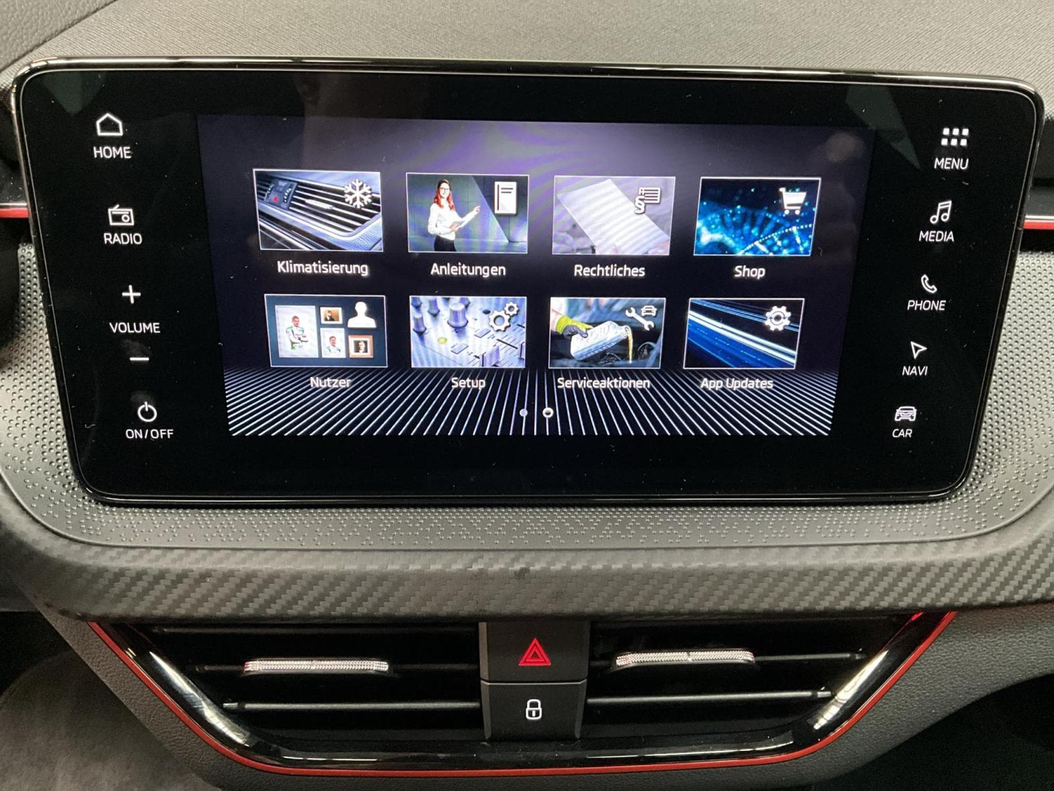 Skoda Kamiq Monte-Carlo+DSG+LED+NAVI+PANO+DAB (2025) - Foto 18