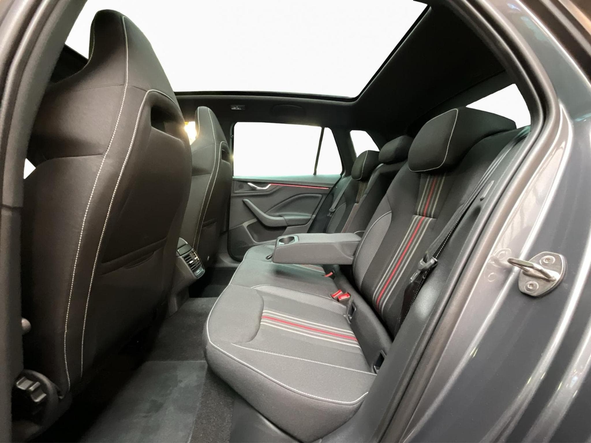 Skoda Kamiq Monte-Carlo+DSG+LED+NAVI+PANO+DAB (2025) - Foto 21