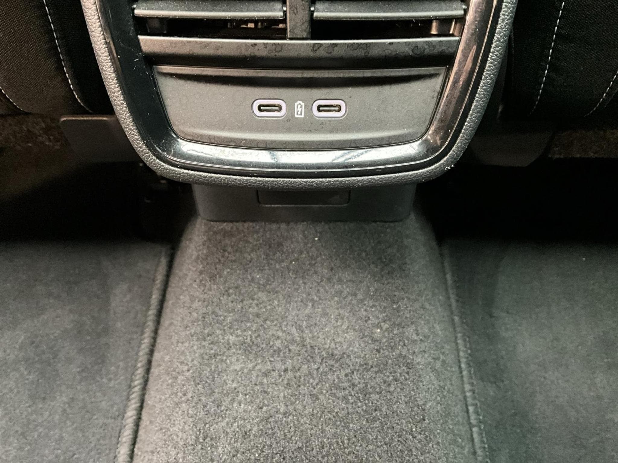 Skoda Kamiq Monte-Carlo+DSG+LED+NAVI+PANO+DAB (2025) - Foto 23