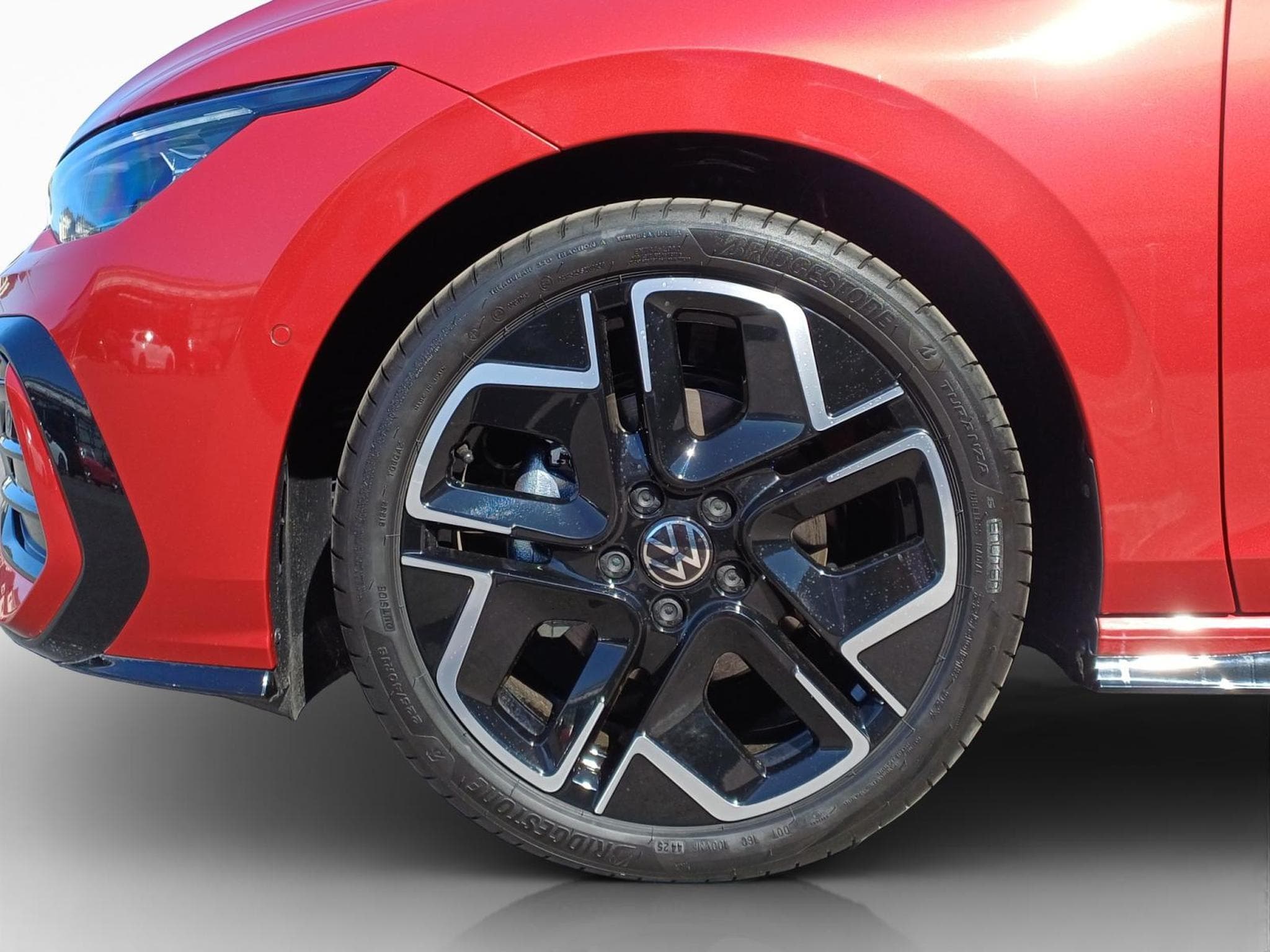 VW Golf R-Line (2026) - Photo 8