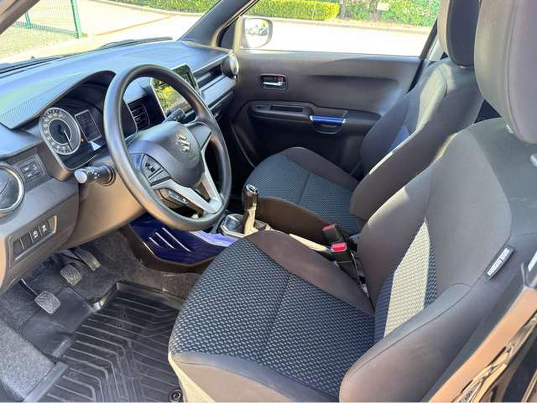 Suzuki Ignis 1.2 ESSENCE 83CV (2023) - Photo 10