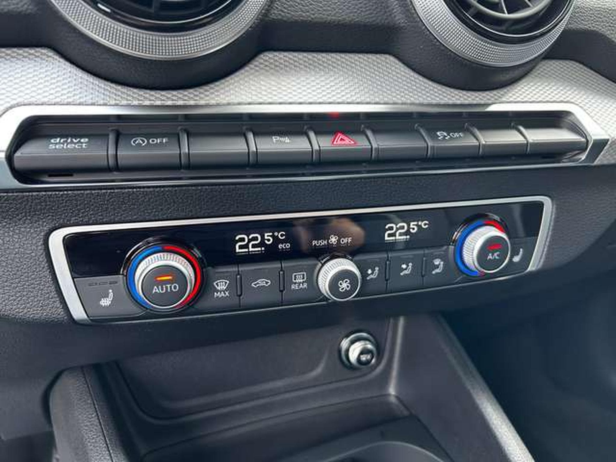 Audi Q2 35 TFSI S-TRONIC 150 CV S-LINE (2026) - Photo 7