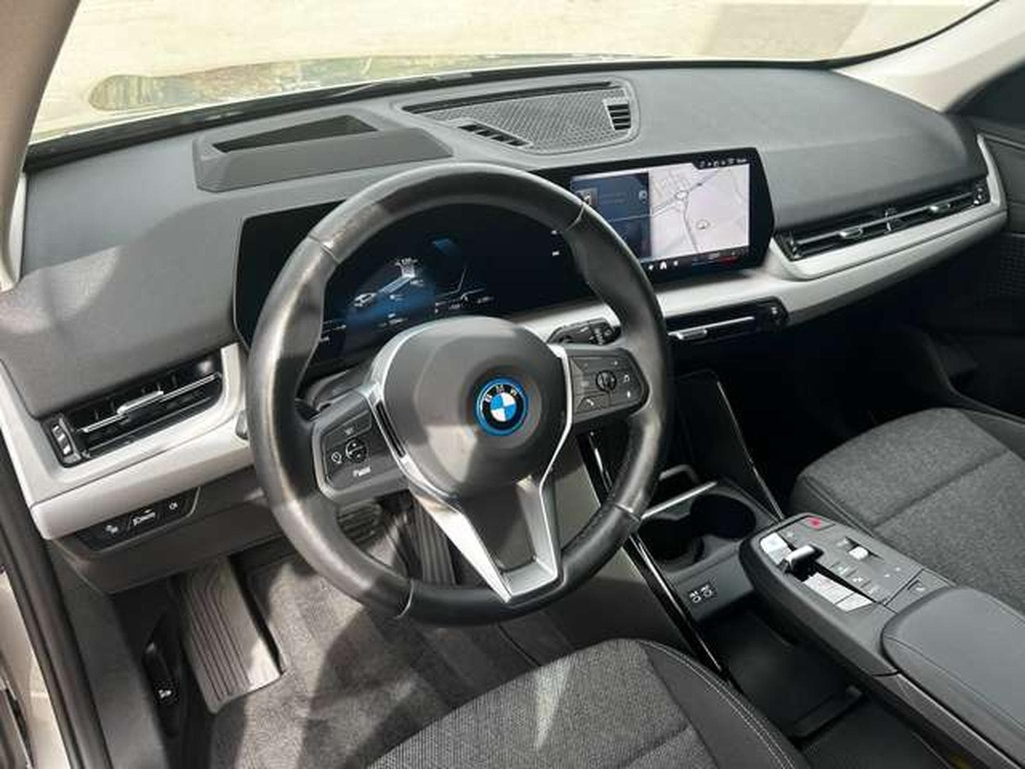BMW iX1 XDRIVE 30A 313 CV (2024) - Photo 4