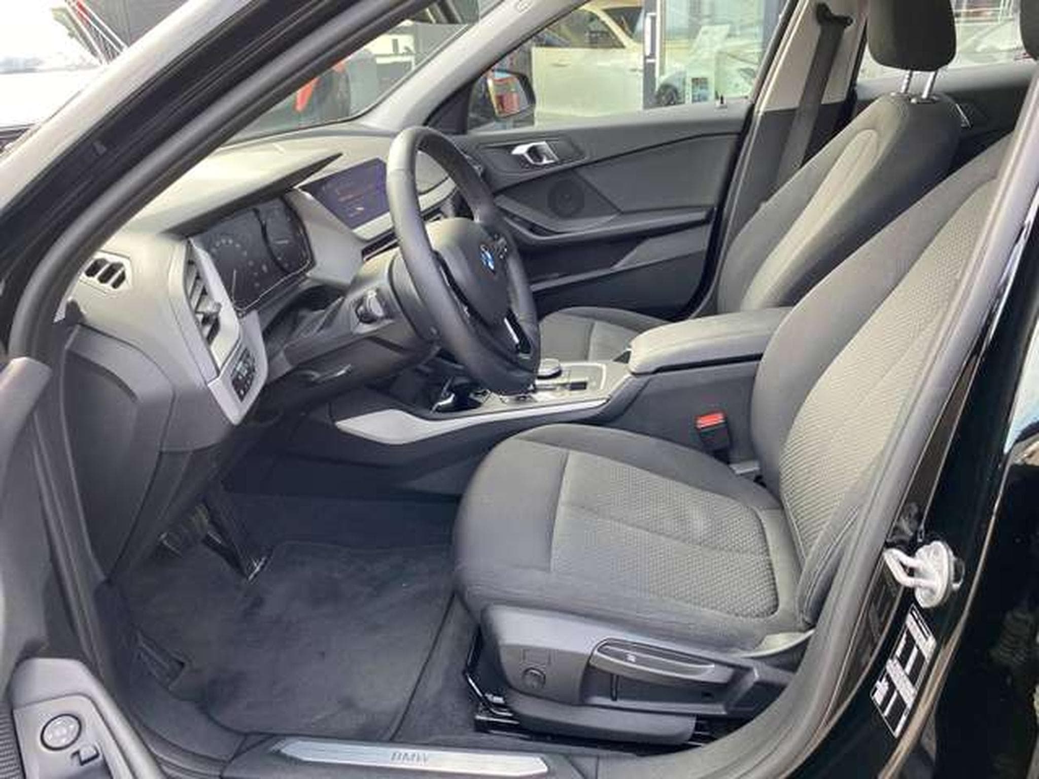 BMW 118 118d automatique Jusqu'à 36 mois de garantie (2019) - Photo 9
