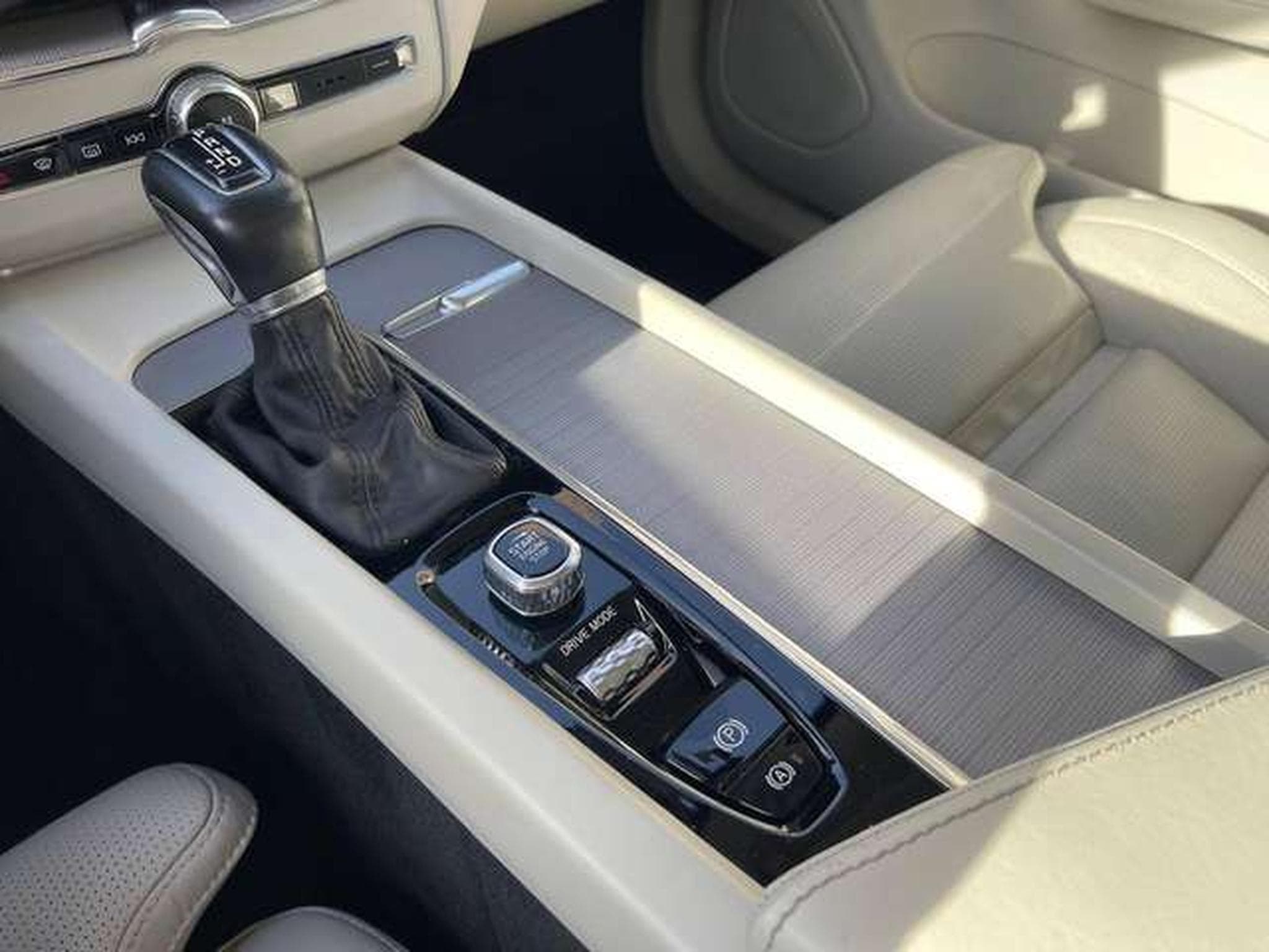 Volvo XC60 inscription-JUSQU'A 36MOIS DE GARANTIE (2019) - Photo 17