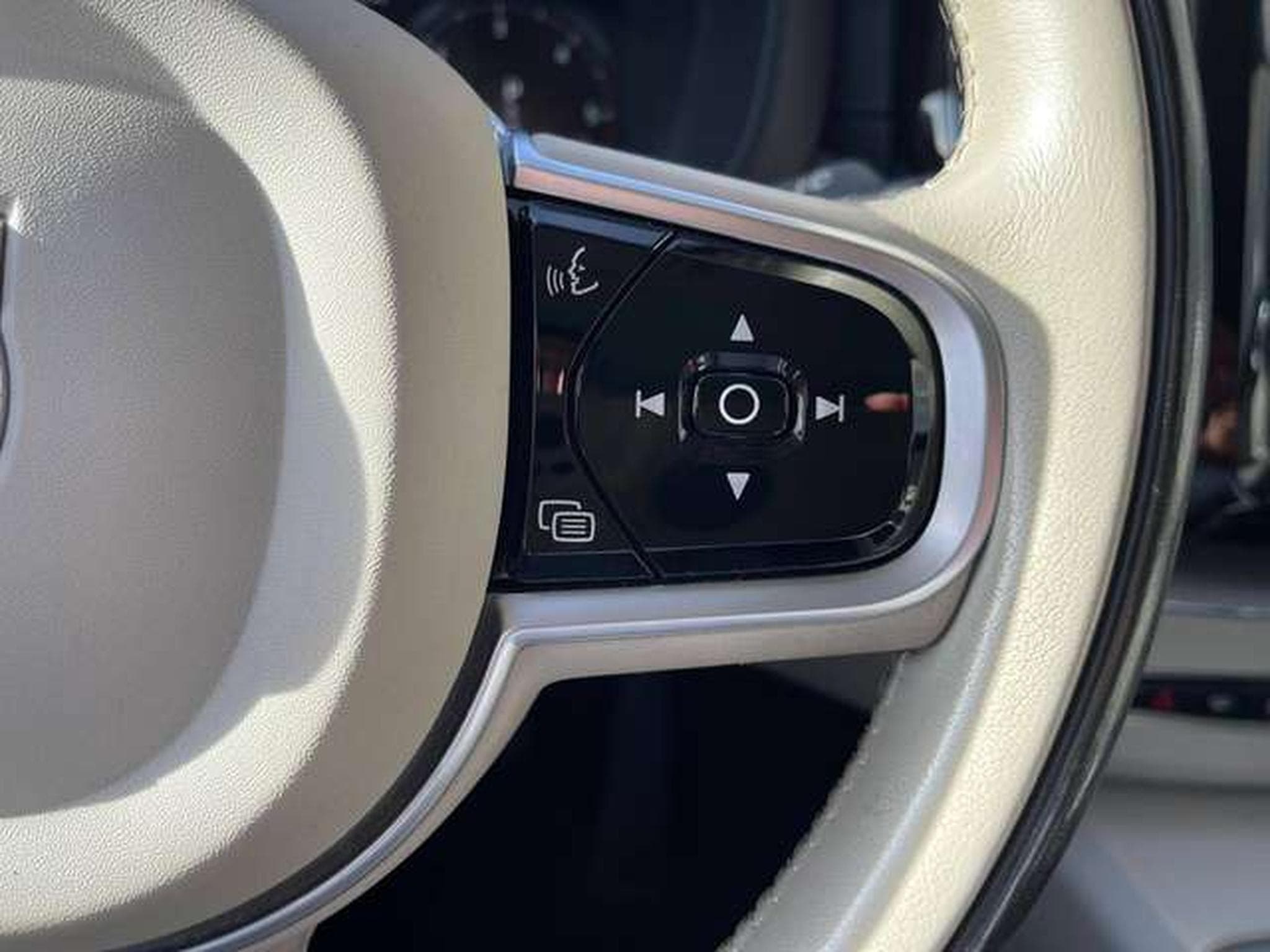 Volvo XC60 inscription-JUSQU'A 36MOIS DE GARANTIE (2019) - Photo 14