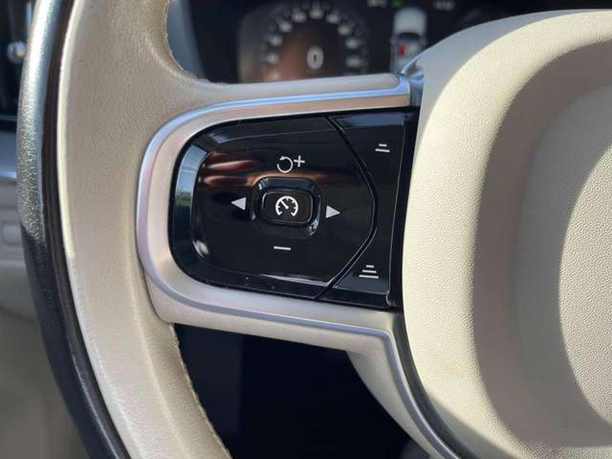 Volvo XC60 inscription-JUSQU'A 36MOIS DE GARANTIE (2019) - Photo 13