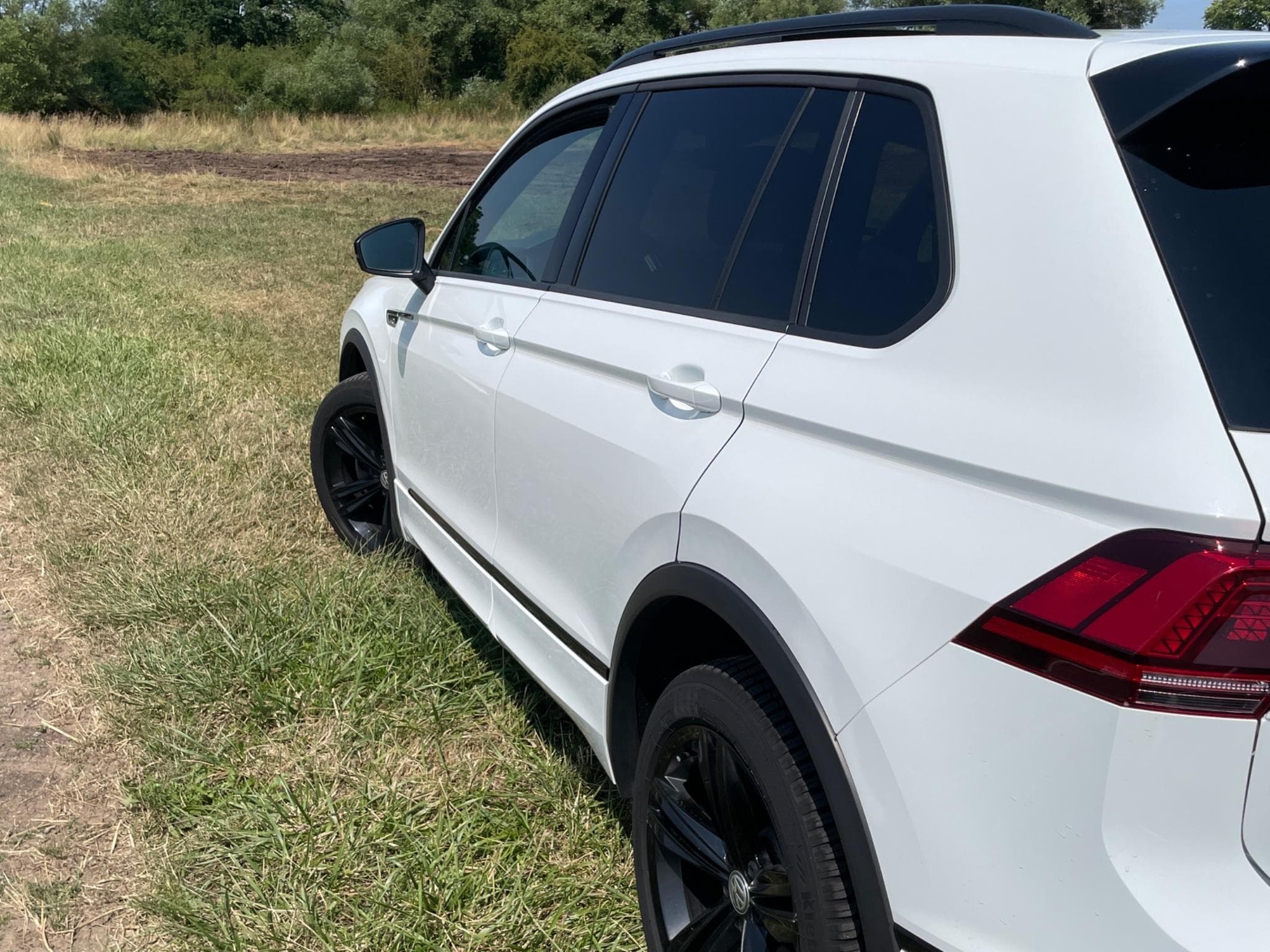 VW Tiguan Volkswagen Tiguan 2.0 TDI 190ch black R- (2019) - Foto 2