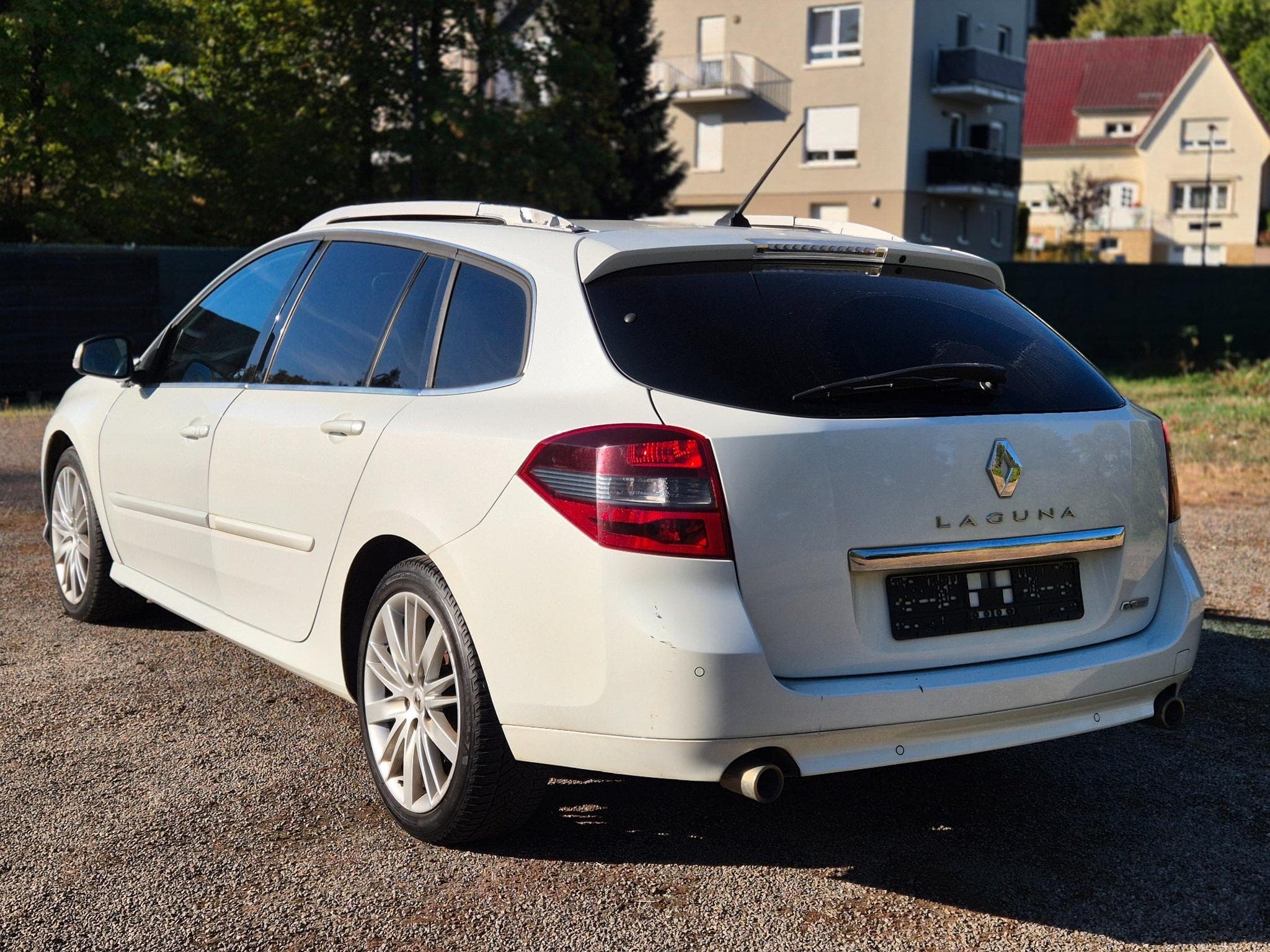 Renault Laguna RS Initiale Paris 2.0 dci 174 Automatik (2013) - Photo 2