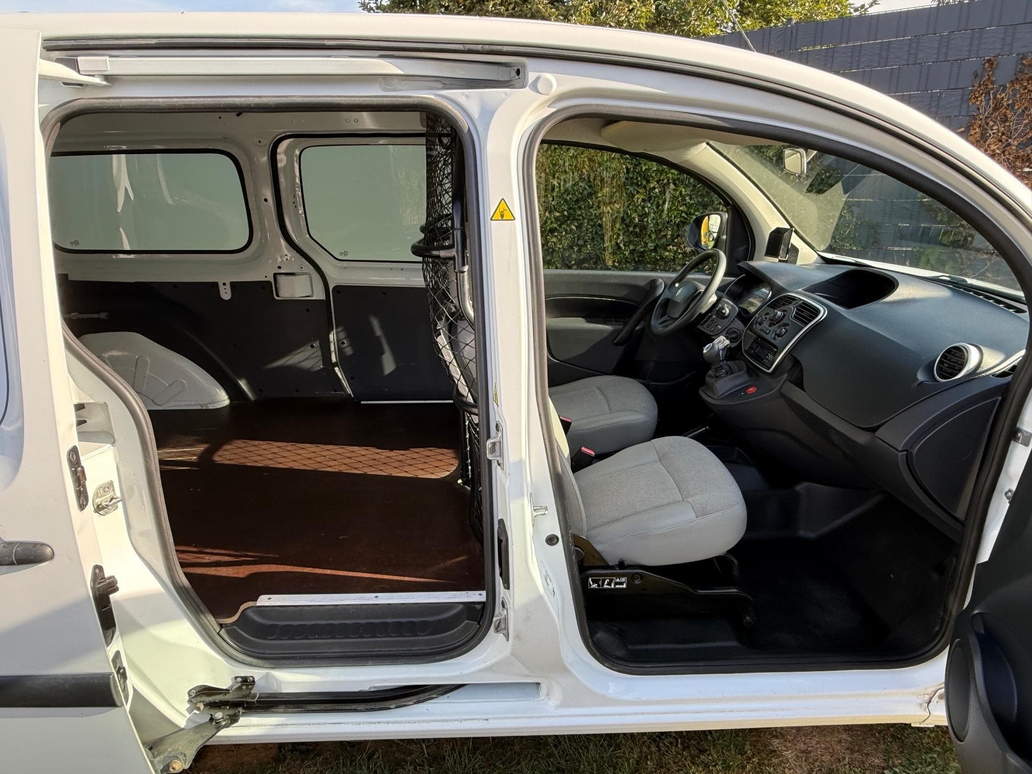 Renault Kangoo Maxi 2 portes latérales (2021) - Photo 9