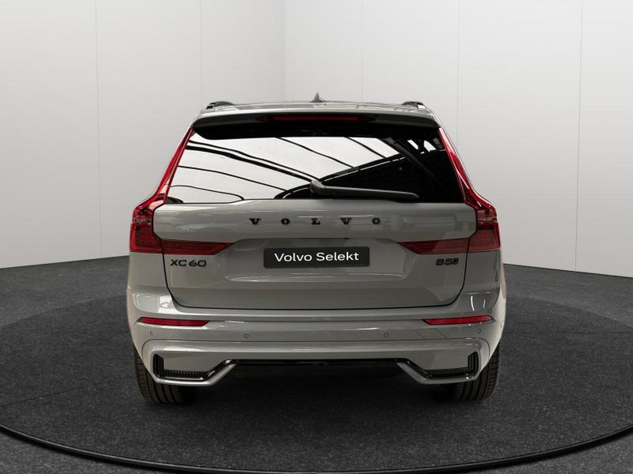 Volvo XC60 B5 AWD Plus Black Edition / FL 2026 (2025) - Foto 4
