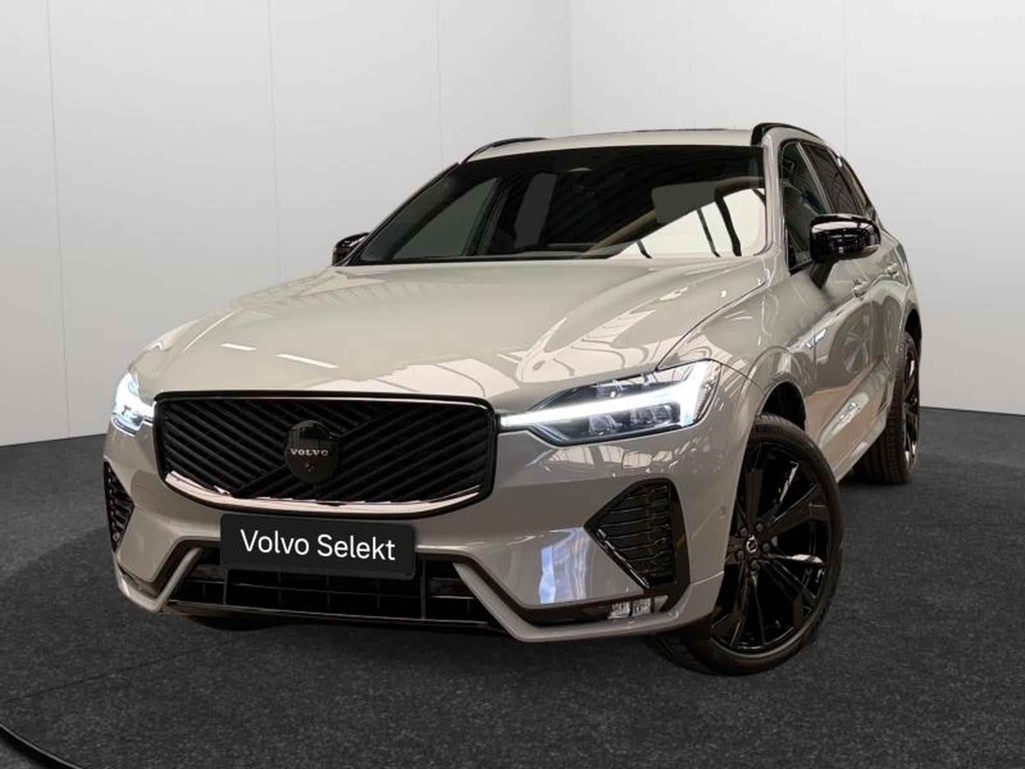 Volvo XC60 B5 AWD Plus Black Edition / FL 2026 (2025) - Foto 1