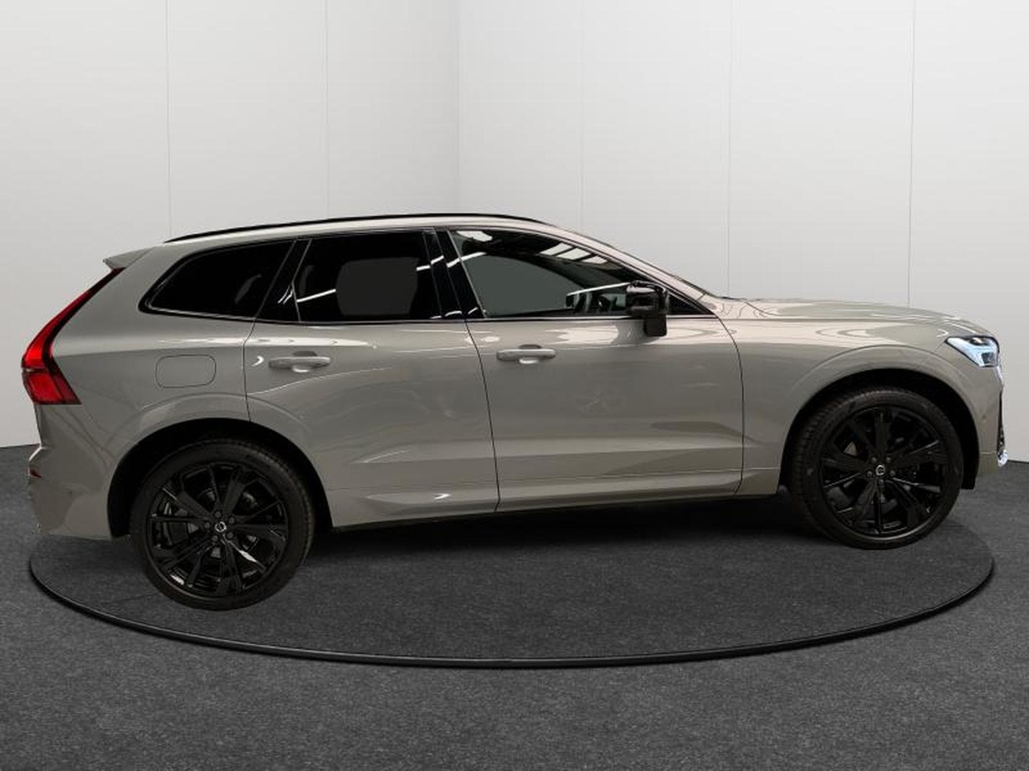 Volvo XC60 B5 AWD Plus Black Edition / FL 2026 (2025) - Foto 6