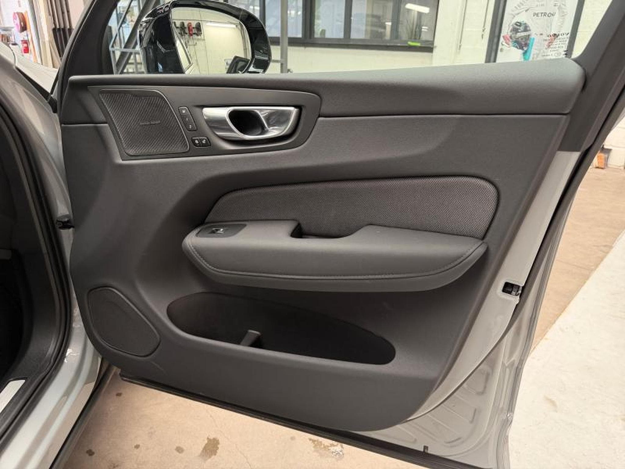 Volvo XC60 B5 AWD Plus Black Edition / FL 2026 (2025) - Foto 21