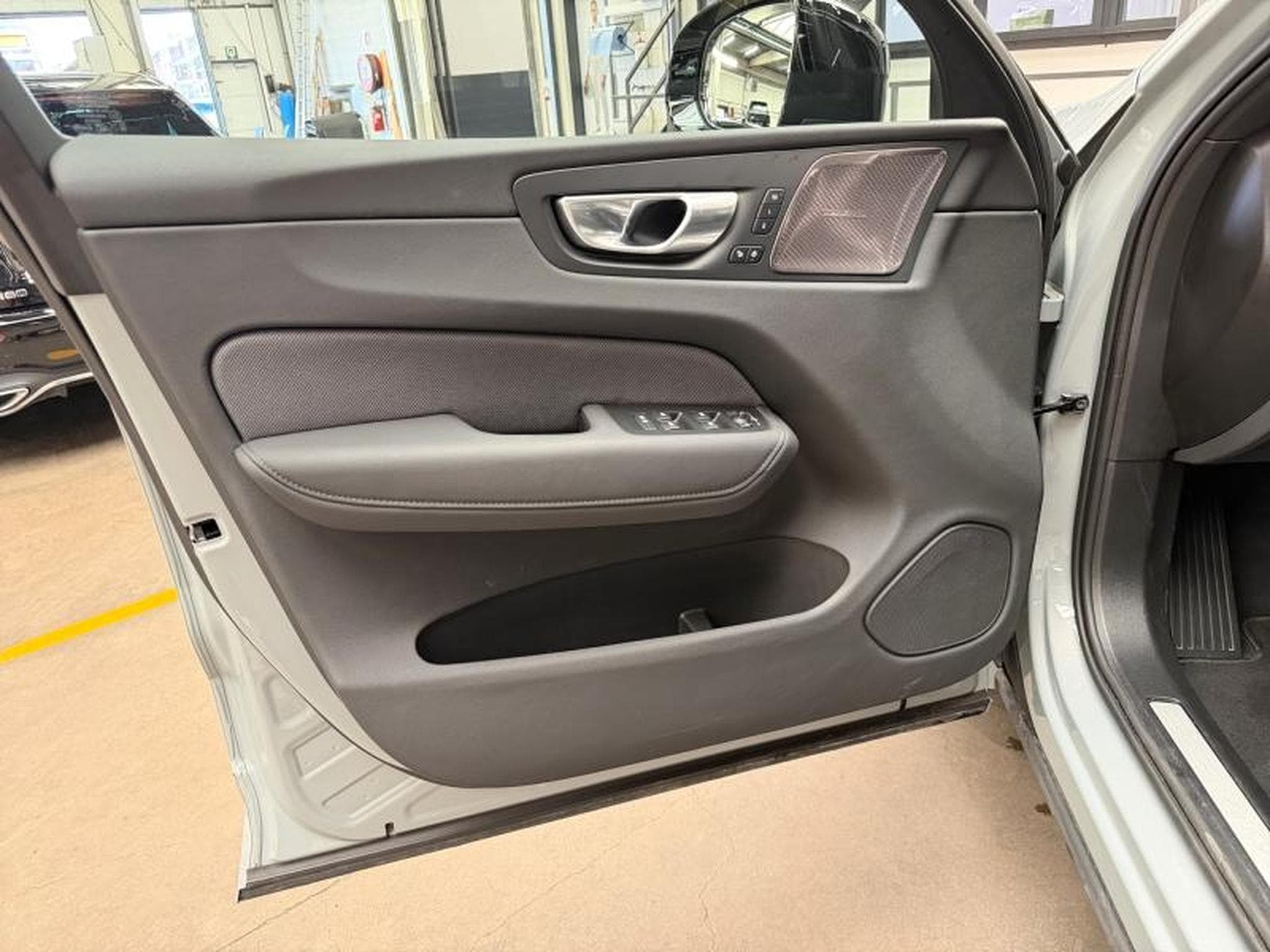 Volvo XC60 B5 AWD Plus Black Edition / FL 2026 (2025) - Foto 20